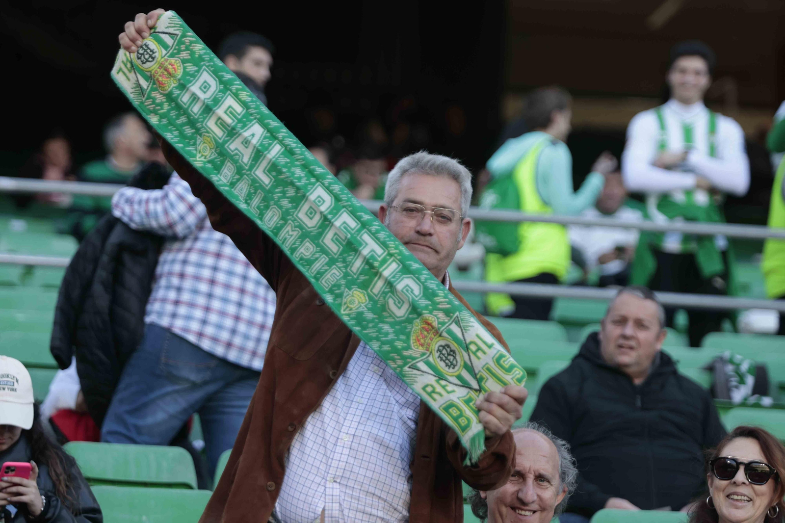 Búscate en las gradas del Villamarín