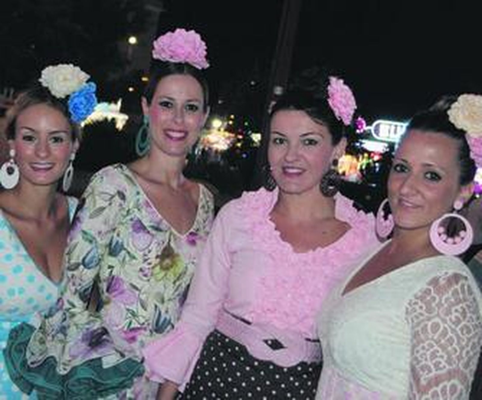 Pili, Jessica, Carolina y Sandra decidieron ser las más guapas de la Feria, y lo consiguieron.