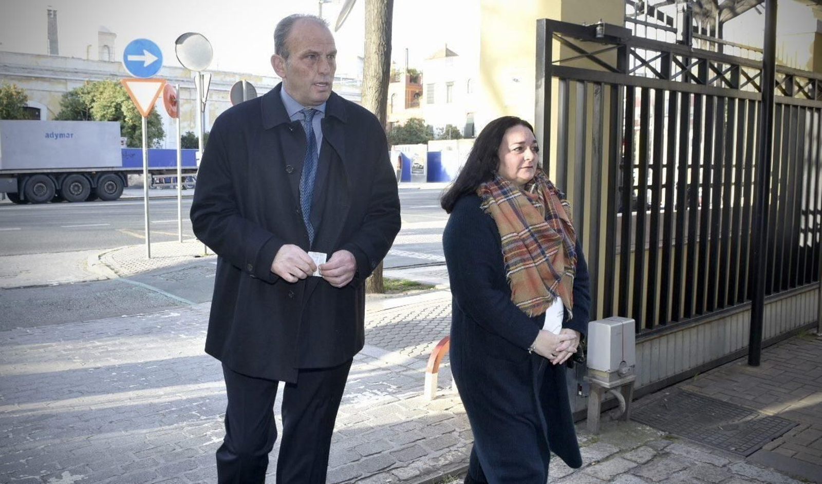 Juan Carlos Jiménez y Chari Cruz, los padres de la víctima, este martes en Sevilla.