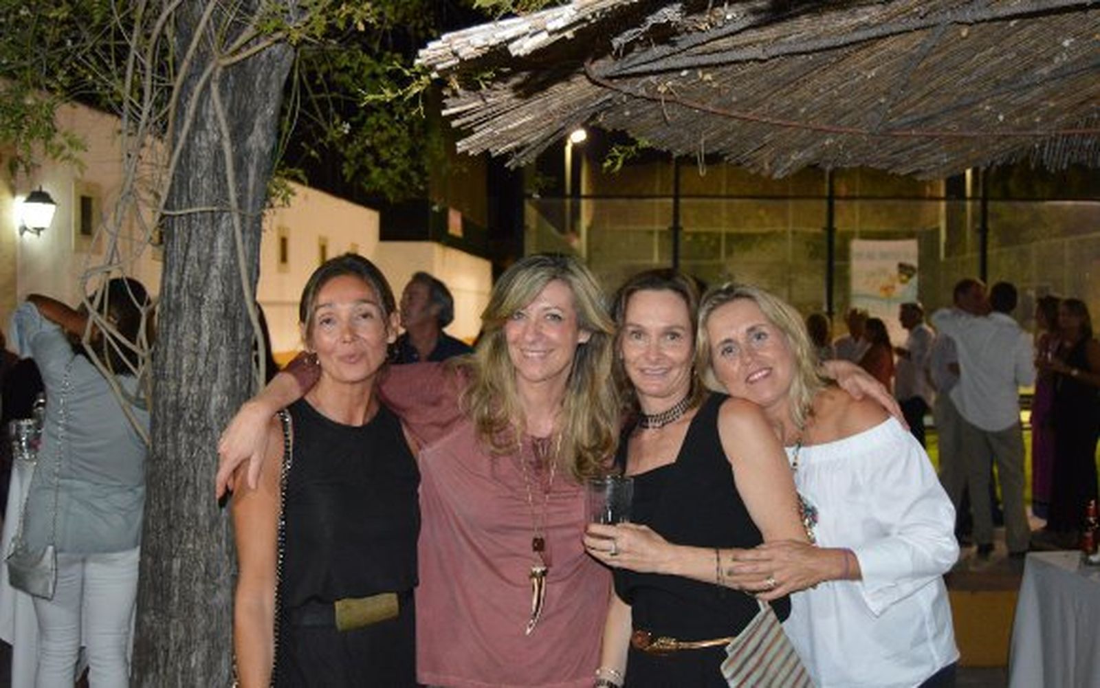 María Jesús Joly, Silvia Díez, Montse del Cuvillo e Inma Osborne, durante la cena-cóctel, de cumpleaños.  Foto: Ignacio Casas de Ciria
