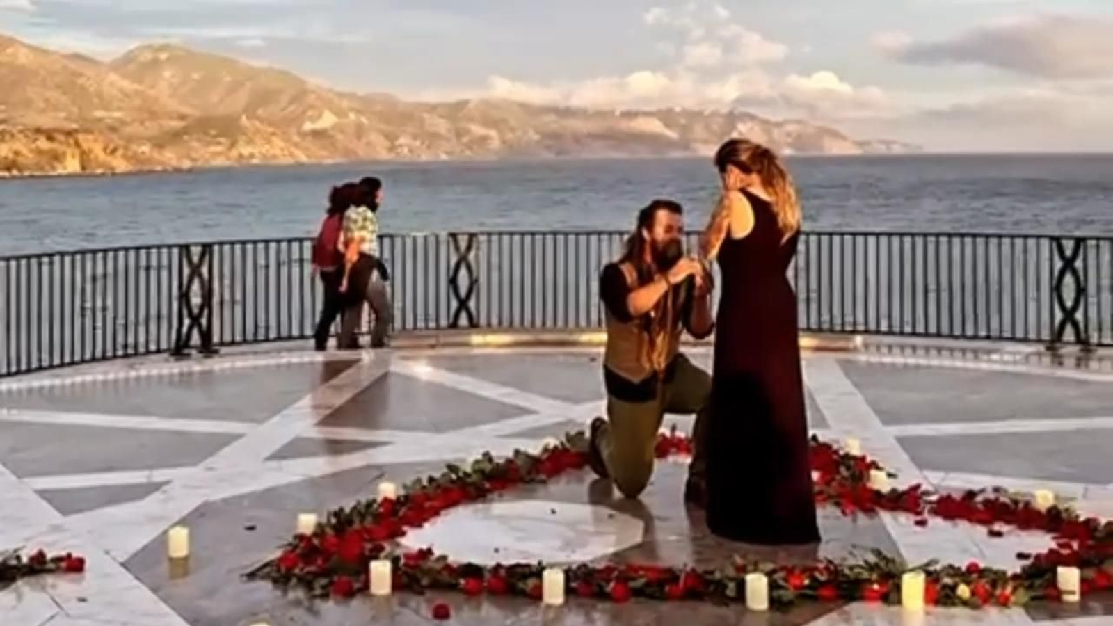 Pedida de mano en el Balcón de Europa de Nerja