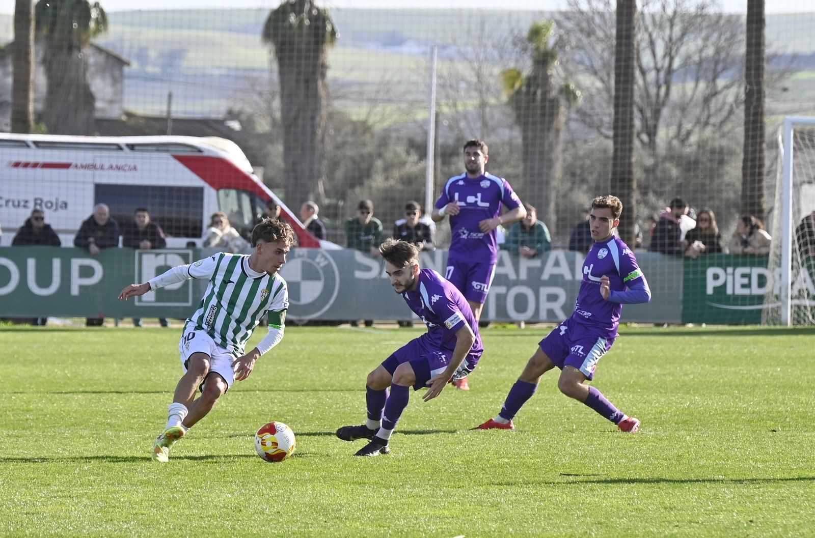 Las mejores fotos de la victoria del Ciudad de Lucena en el derbi provincial ante el Córdoba B