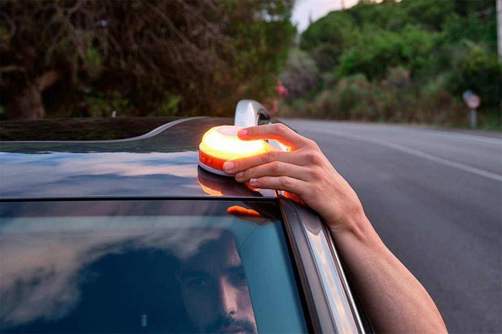 Una imagen del dispositivo de preseñalización V16.