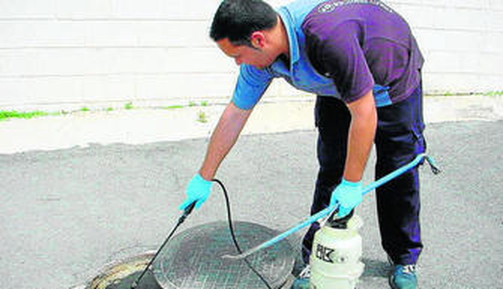 Labores de saneamiento en la red local.