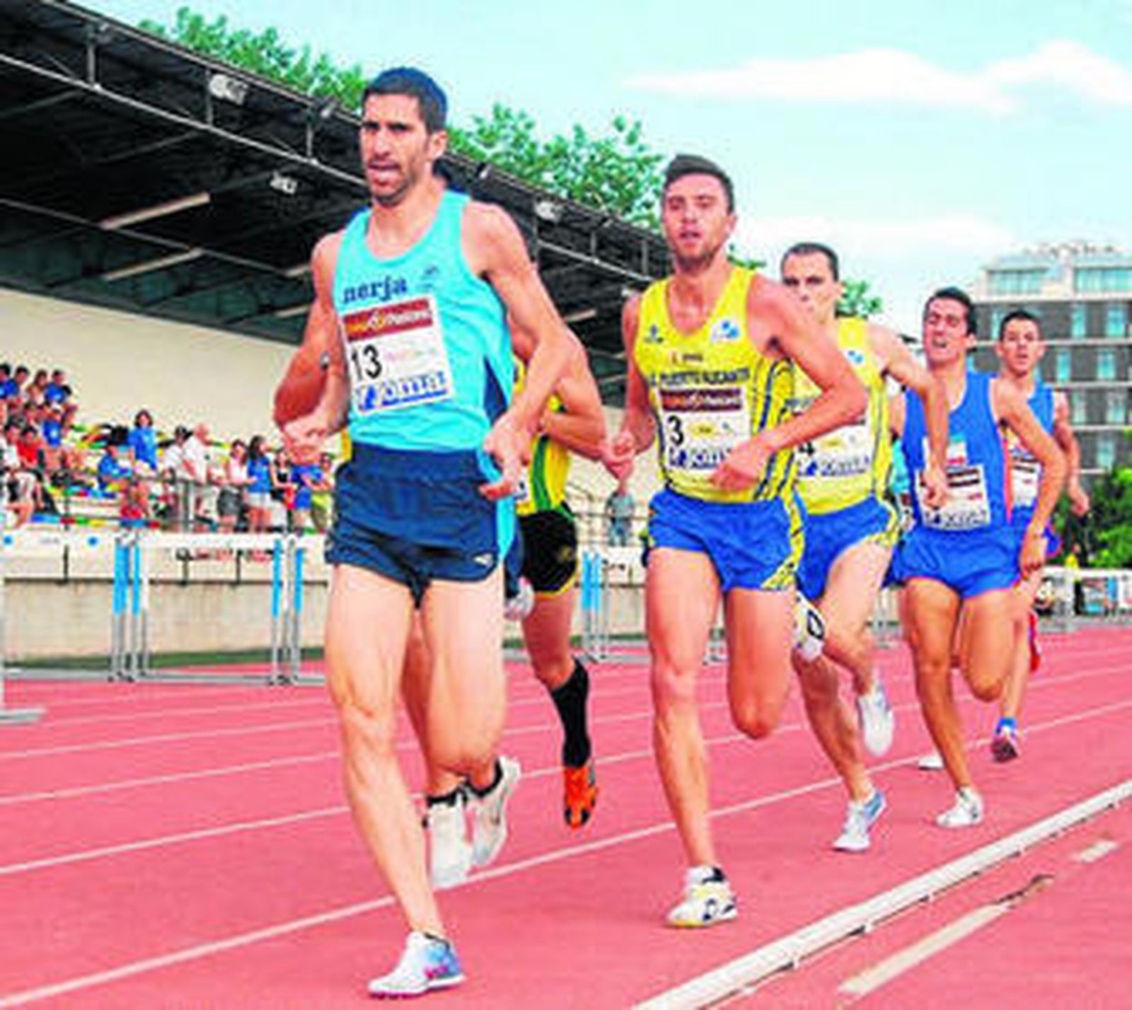 Álvaro Fernández encabeza una carrera en una imagen de archivo.
