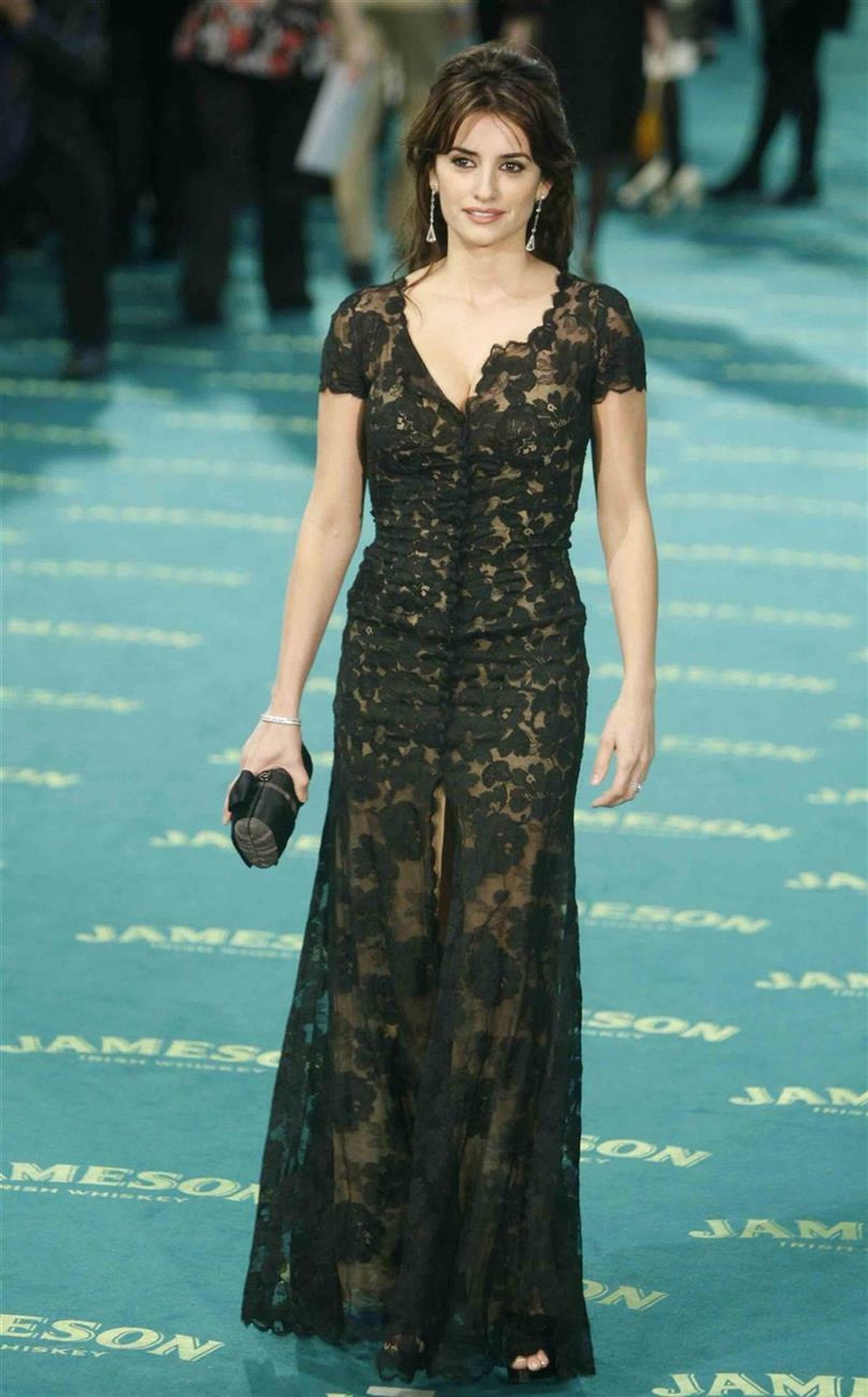 Penélope Cruz, en 2014, con vestido de bordados y transparencias de Chanel.