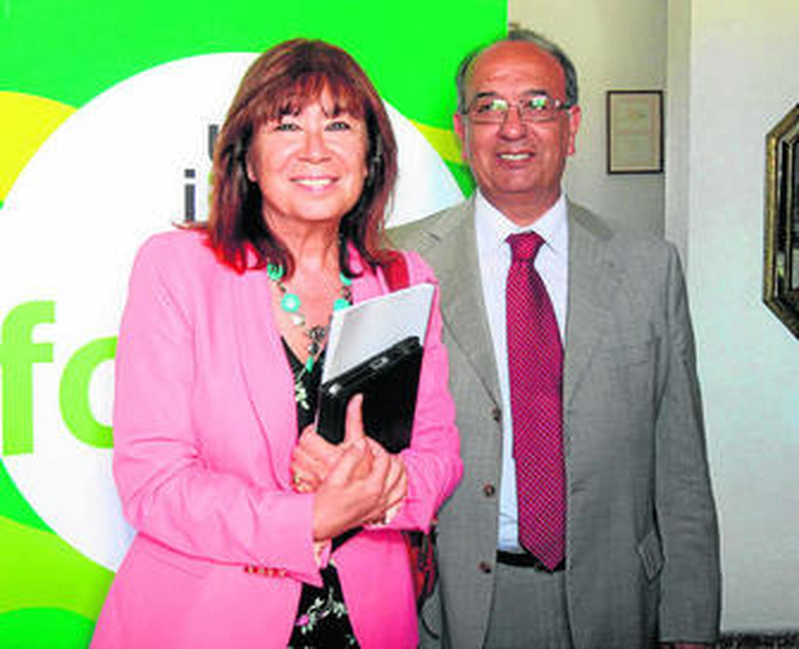 Cristina Narbona y Juan Manuel Suárez Japón, ayer.