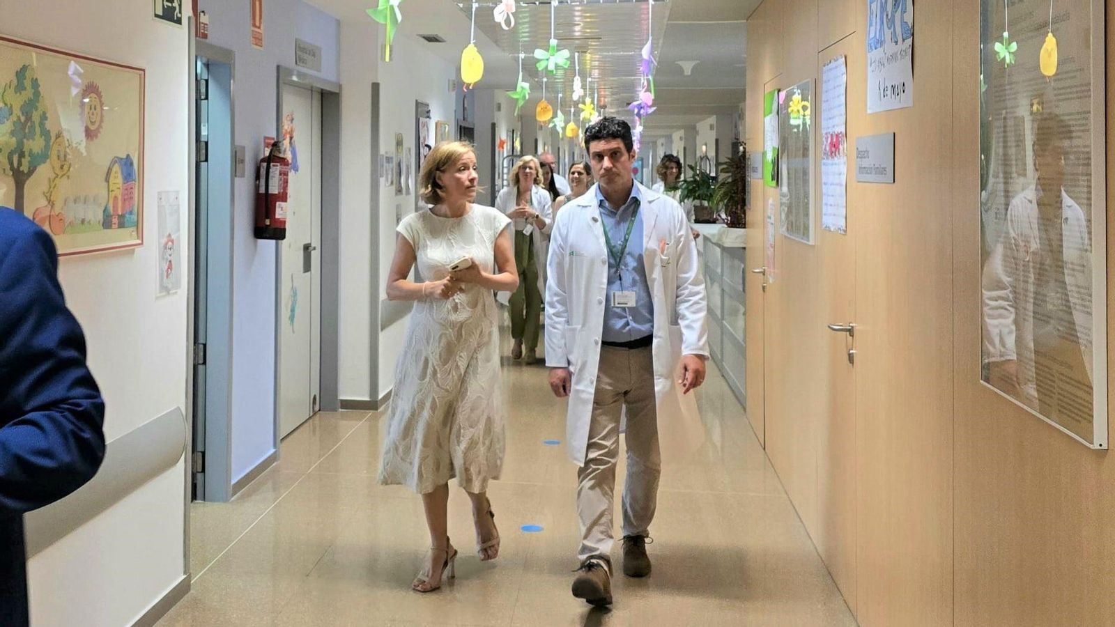 El Hospital Universitario Clínico San Cecilio ha recibido hoy la visita de la gerente del Servicio Andaluz de Salud (SAS), Valle García El Hospital Universitario Clínico San Cecilio ha recibido hoy la visita de la gerente del Servicio Andaluz de Salud (SAS), Valle García