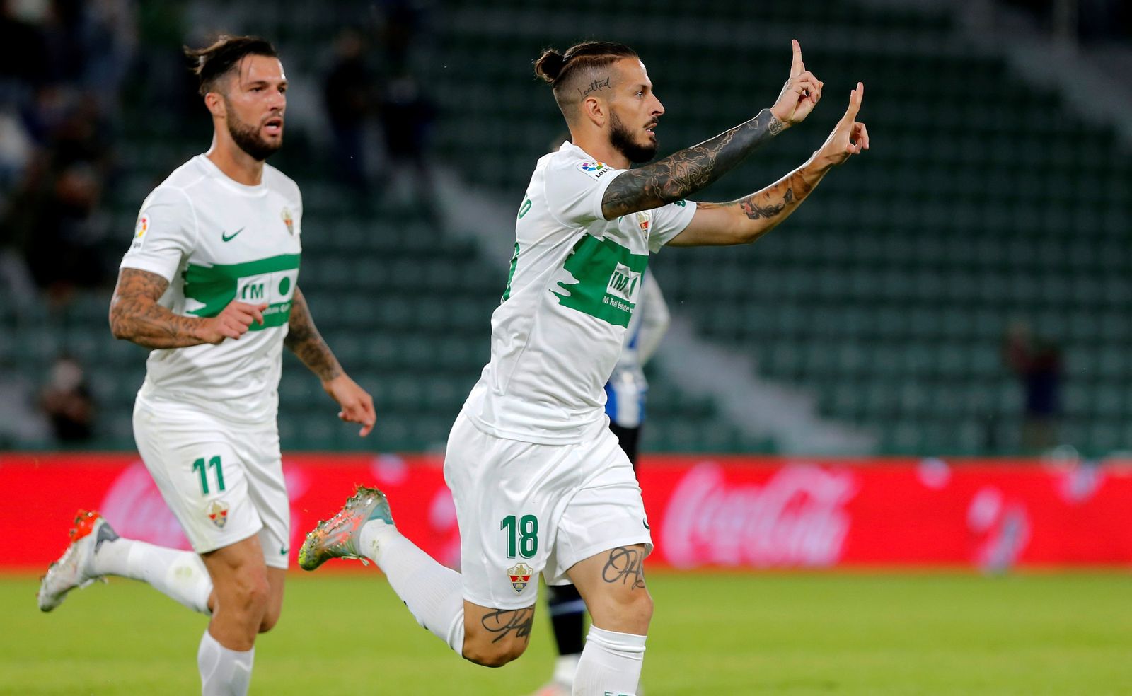 Benedetto celebra un gol con el Elche