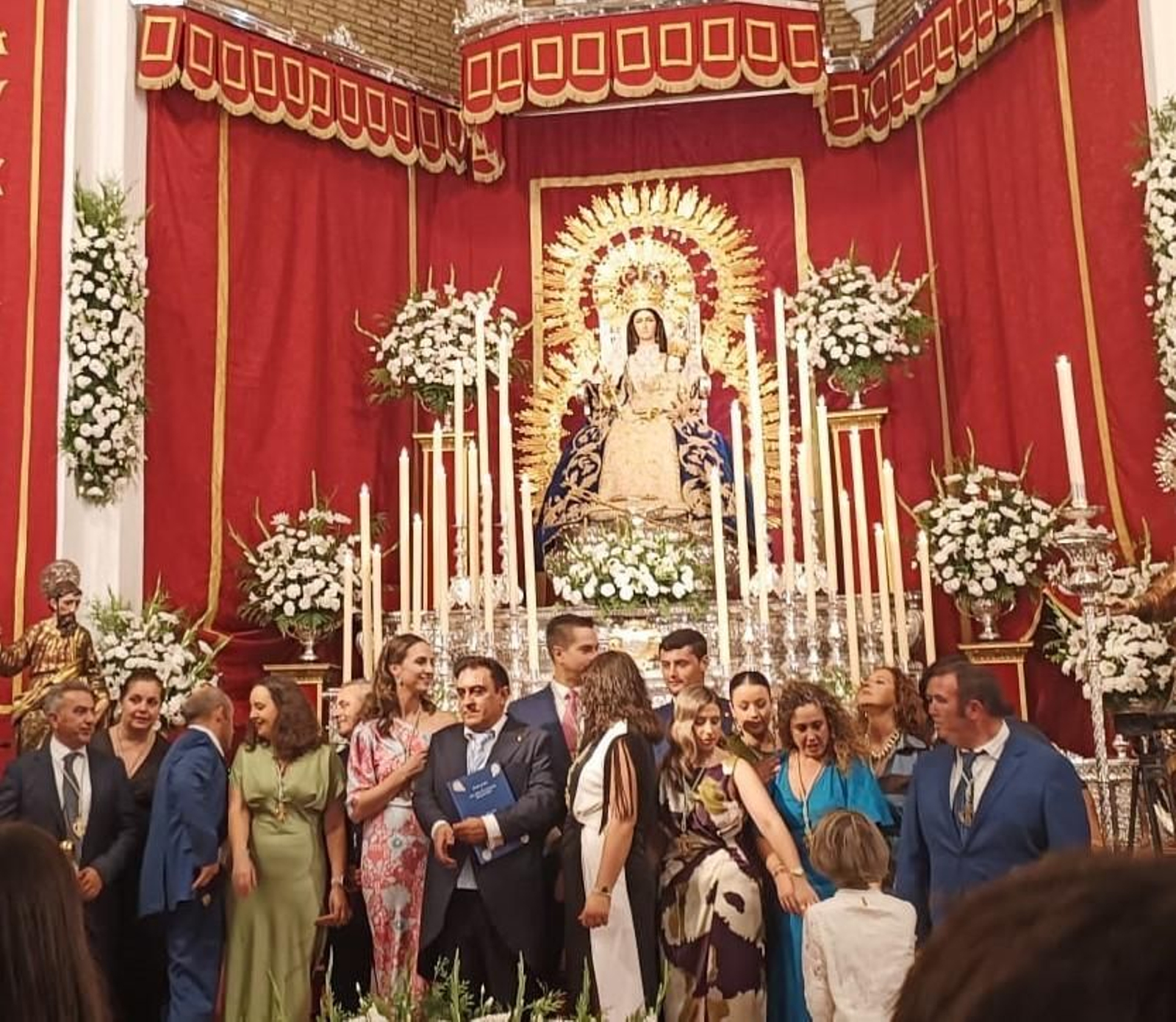 El pregonero, en el centro de la imagen.