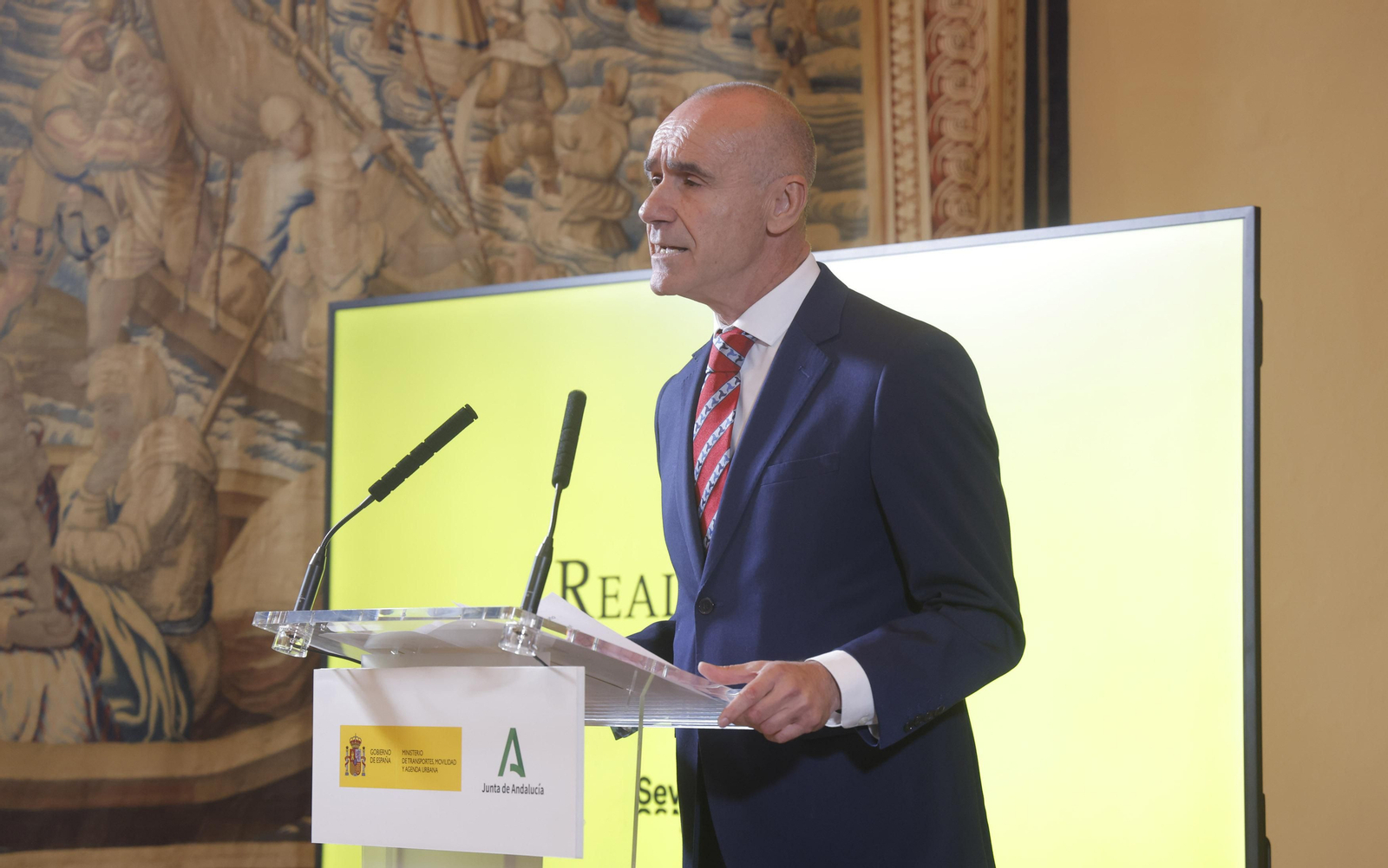 La firma histórica para construir la línea 3 del Metro de Sevilla, en imágenes