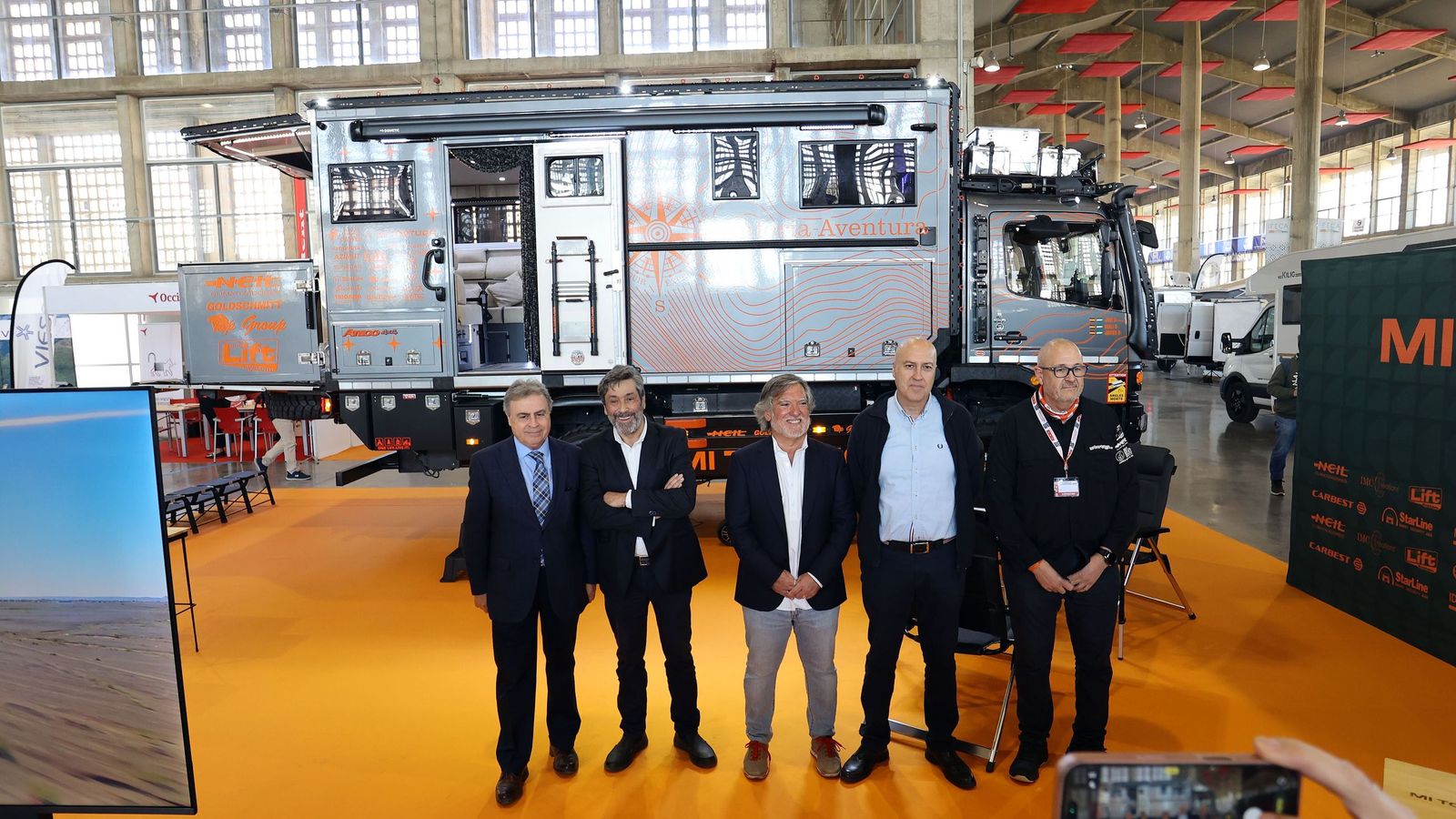 Autoridades asistentes a la inauguración del Salón Andaluz del Caravaning.