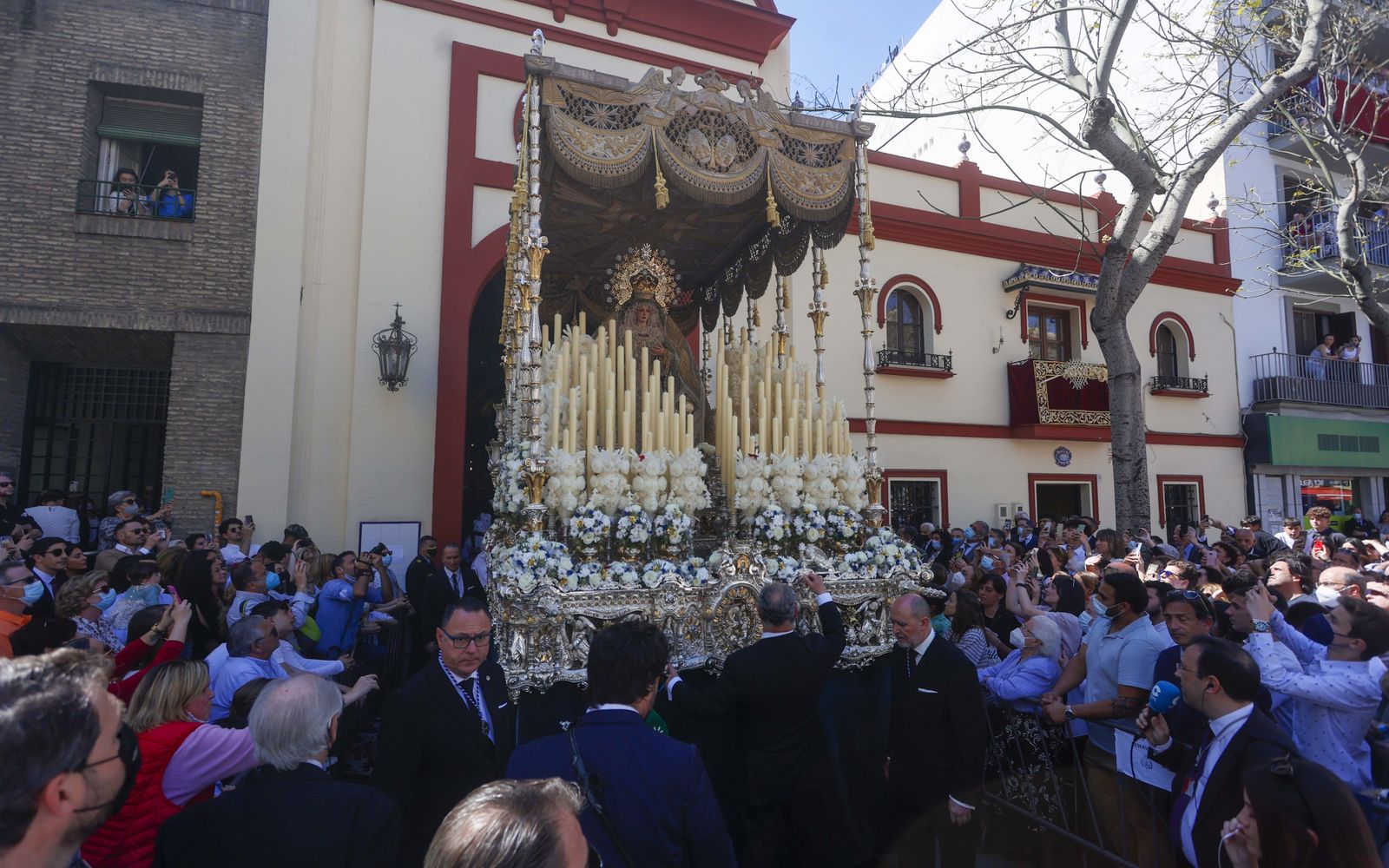 Imágenes de la salida de la hermandad de Los Negritos