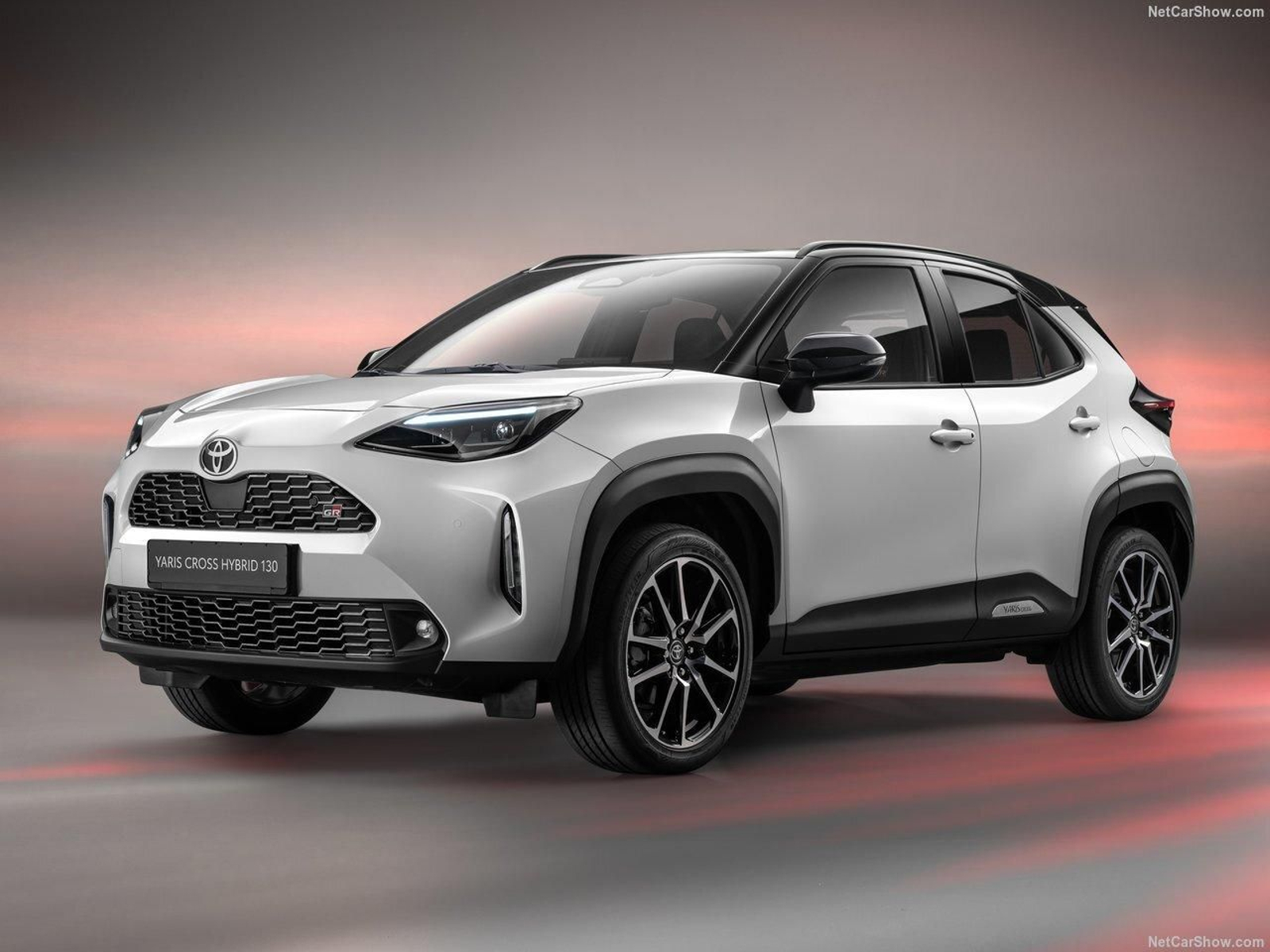 Toyota lanza el Yaris Cross MY 2024 e incorpora al Rav4 PHEV el acabado GR Sport Toyota lanza el Yaris Cross MY 2024 e incorpora al Rav4 PHEV el acabado GR Sport