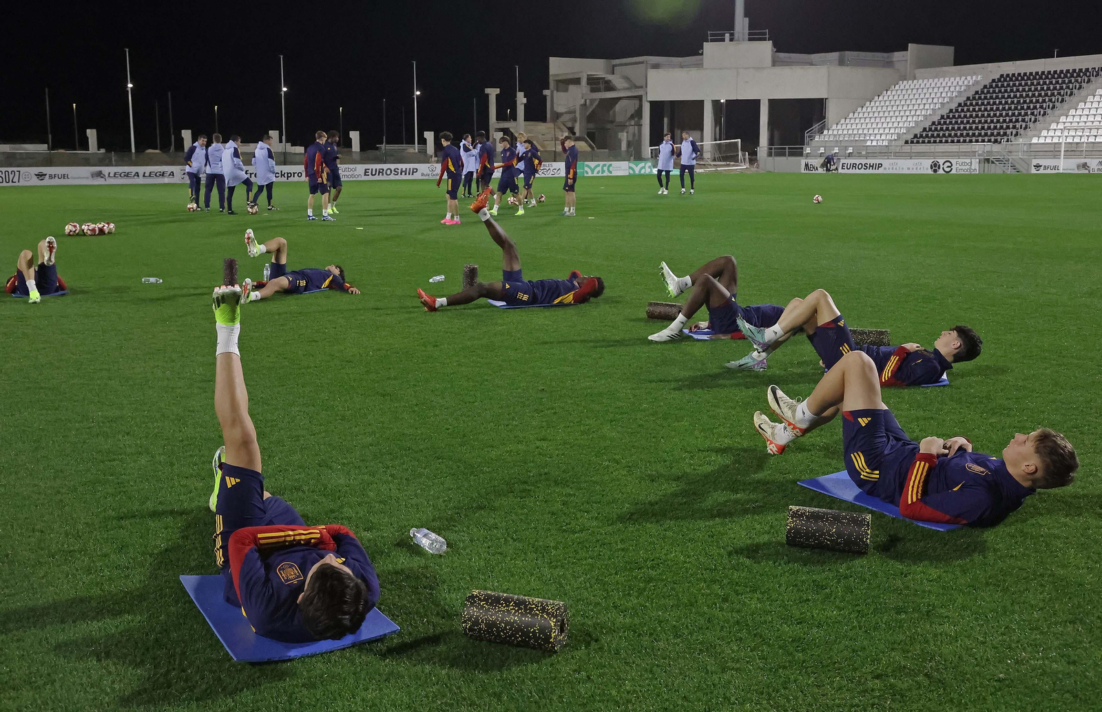Fotos del entrenamiento de la selección española sub-17 de fútbol en el Ciudad de La Línea