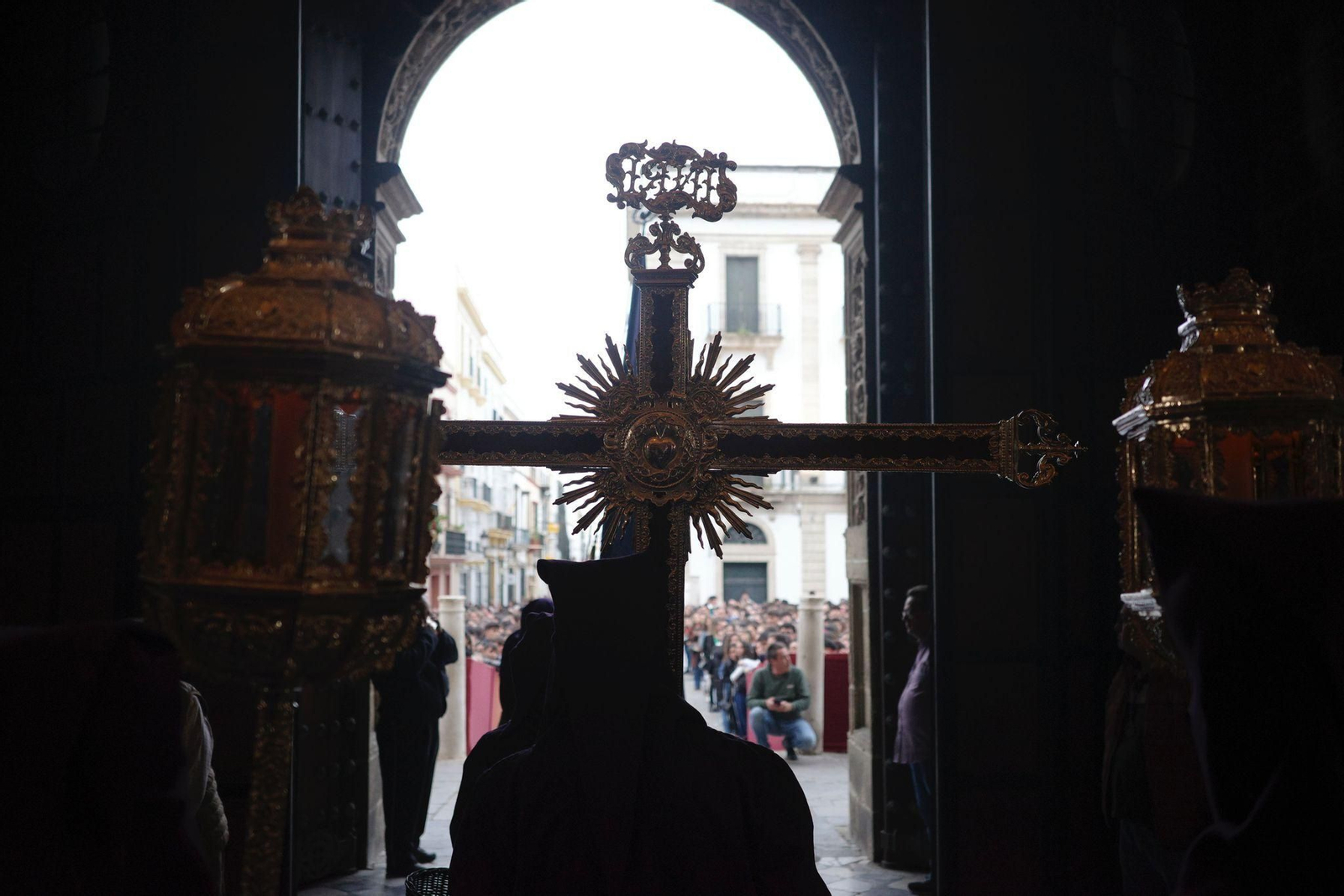 Martes Santo en El Puerto 2023: Las imágenes del Dolor y Sacrificio