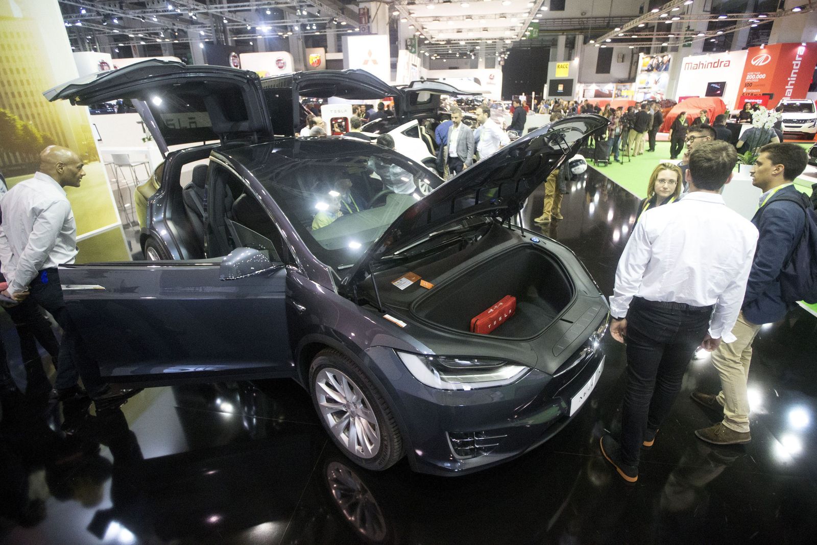 El Corte Inglés venderá coches Tesla en Marbella