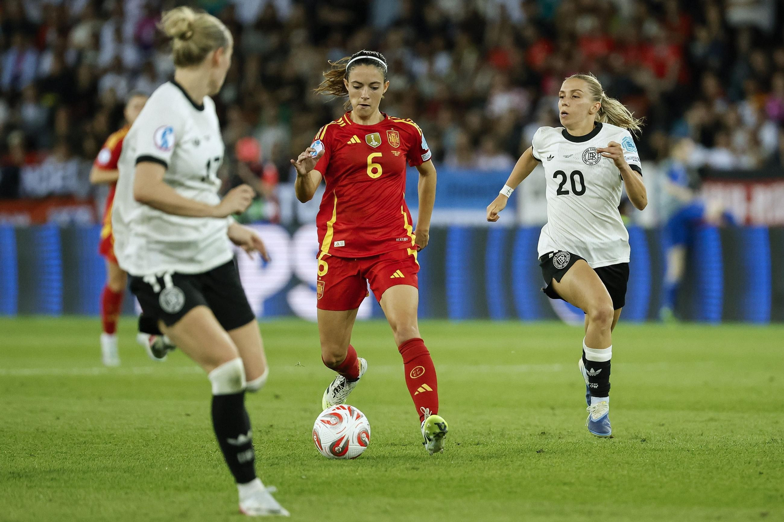 Las mejores imágenes de la semifinal Alemania-España de la Eurocopa femenina