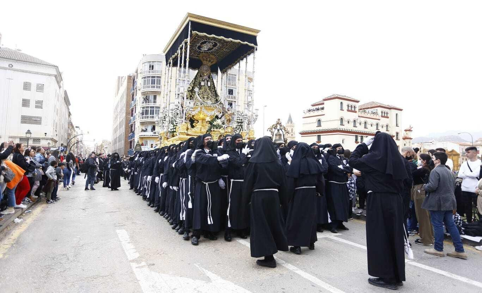 Las fotos de Dolores del Puente, en el Lunes Santo de Málaga