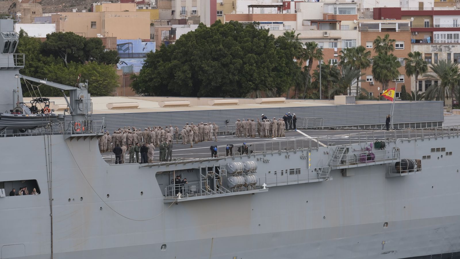 Fotogalería de la visita al portaaviones Juan Carlos I. Puerto de Almería.