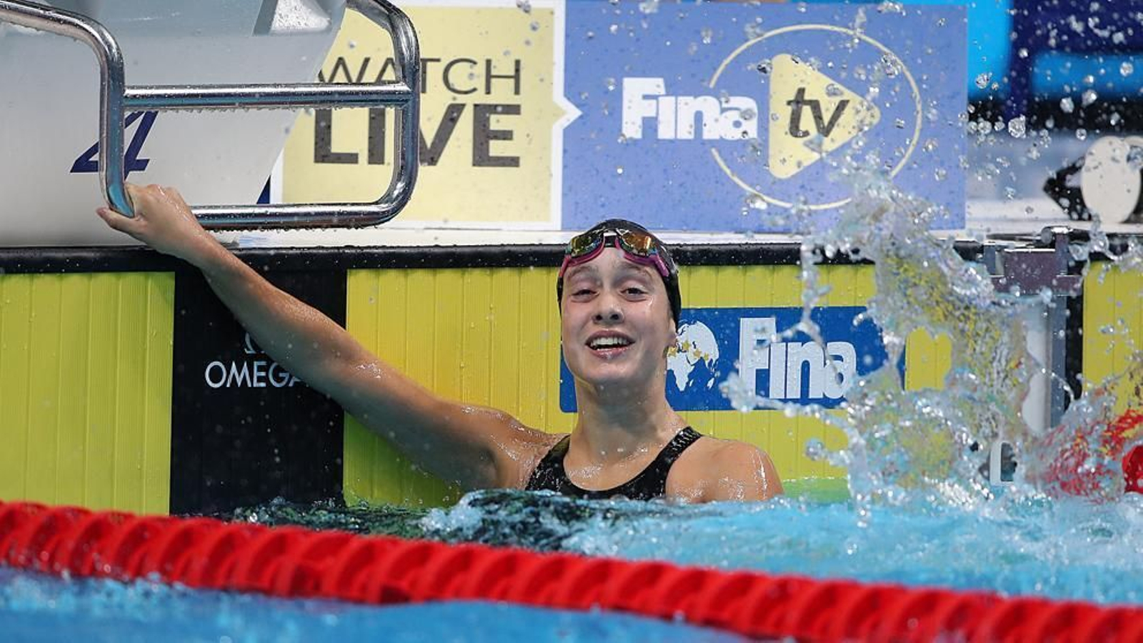 Alba Vázquez en una prueba de natación.