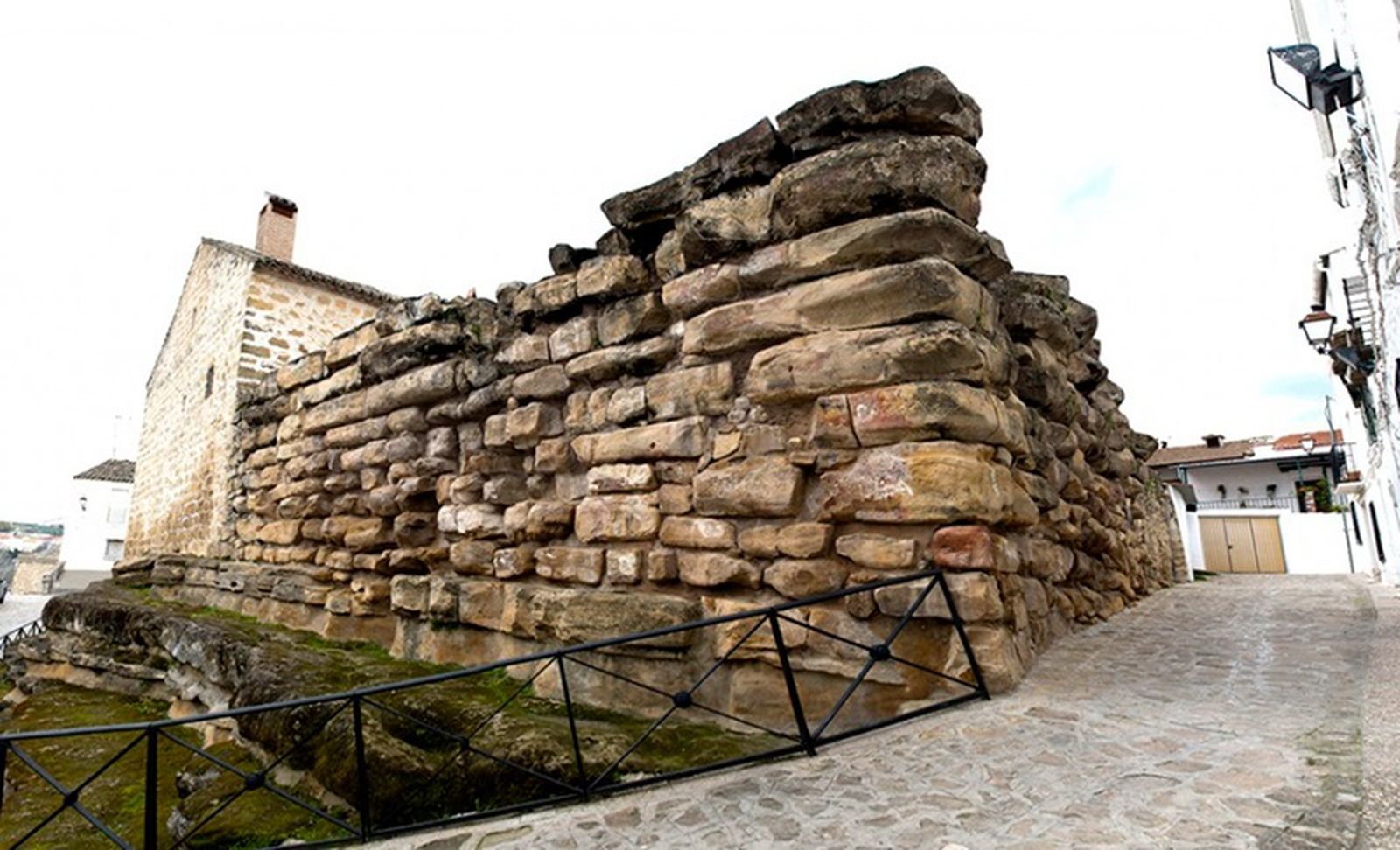 Muralla Ciclópea de Ibros.