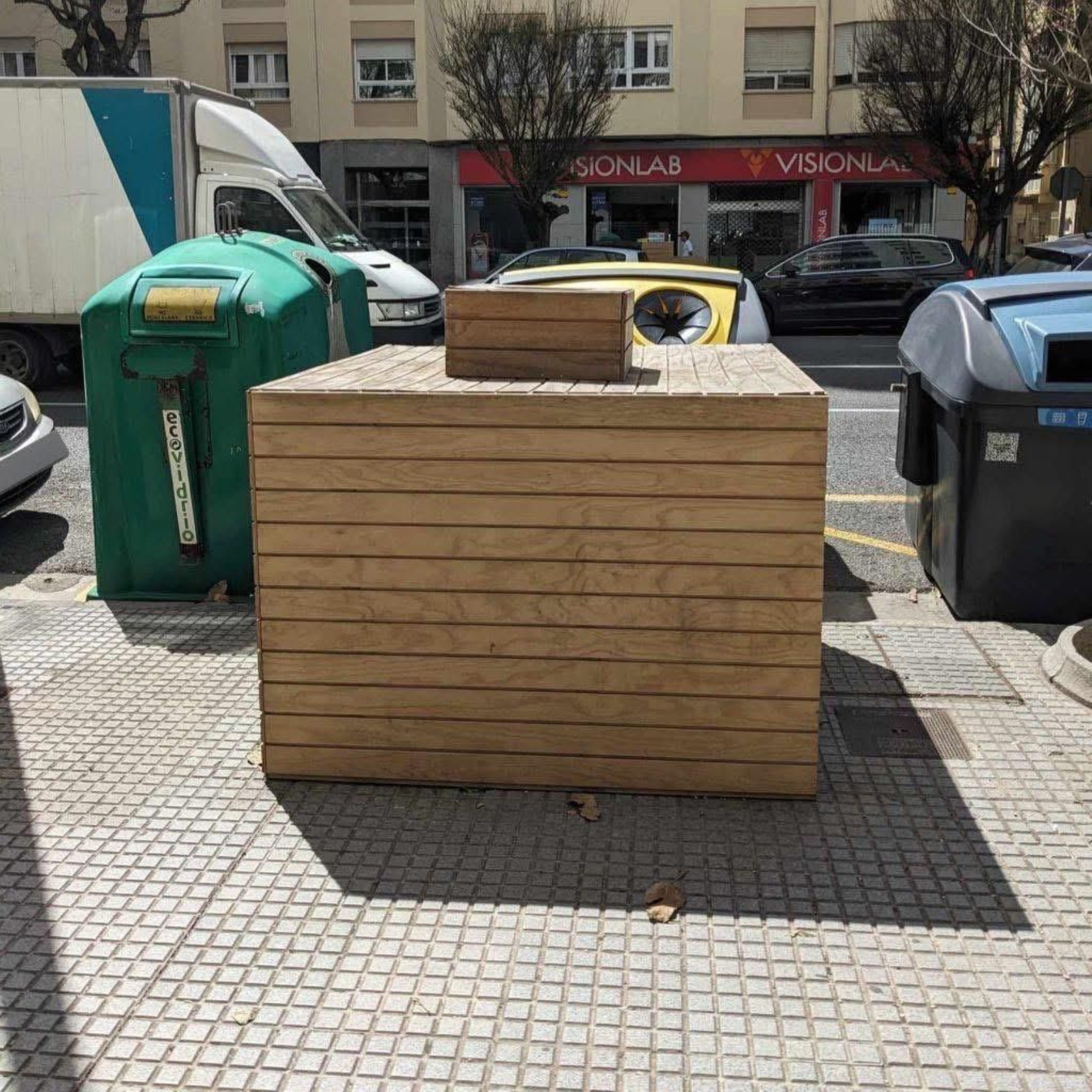 Los armatostes olvidados en la Avenida