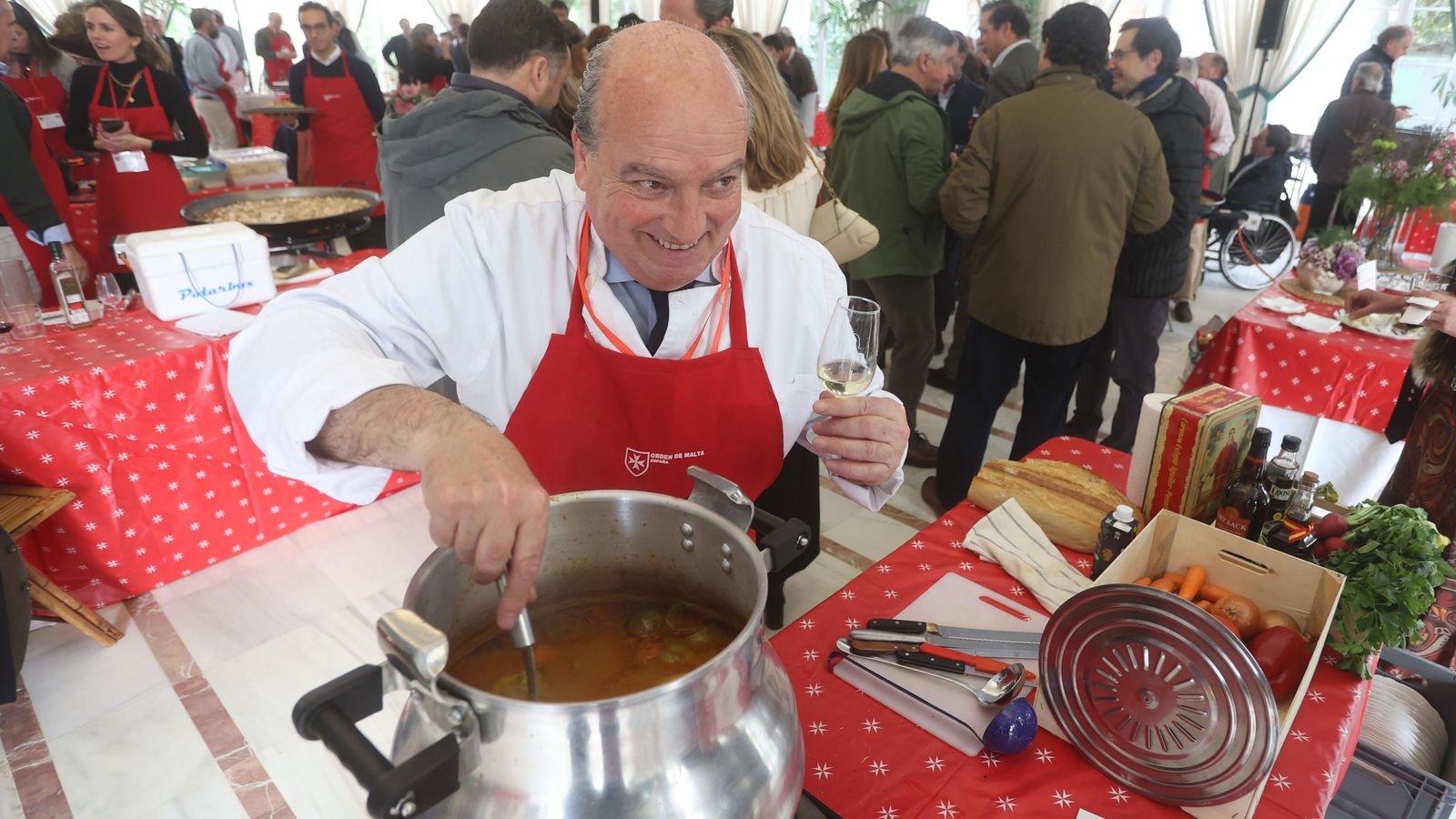 Luis Miguel Martín Rubio participó en los guisos solidarios