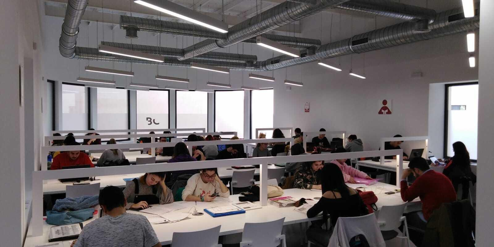 La biblioteca José María Artero reabre este jueves tras sufrir daños "superficiales" por las lluvias