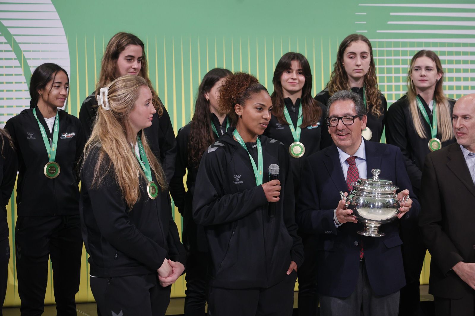 Recepción en la Fundación Cajasol a la campeonas de la Copa de la Reina de voleibol
