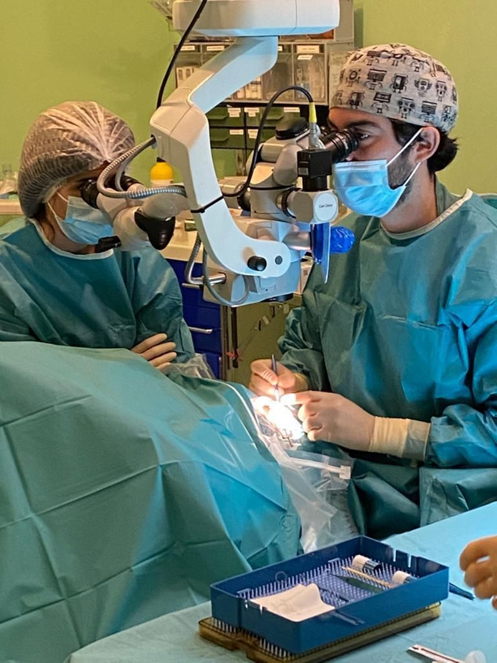 Una intervención oftalmológica en el Hospital Virgen de las Nieves de Granada.