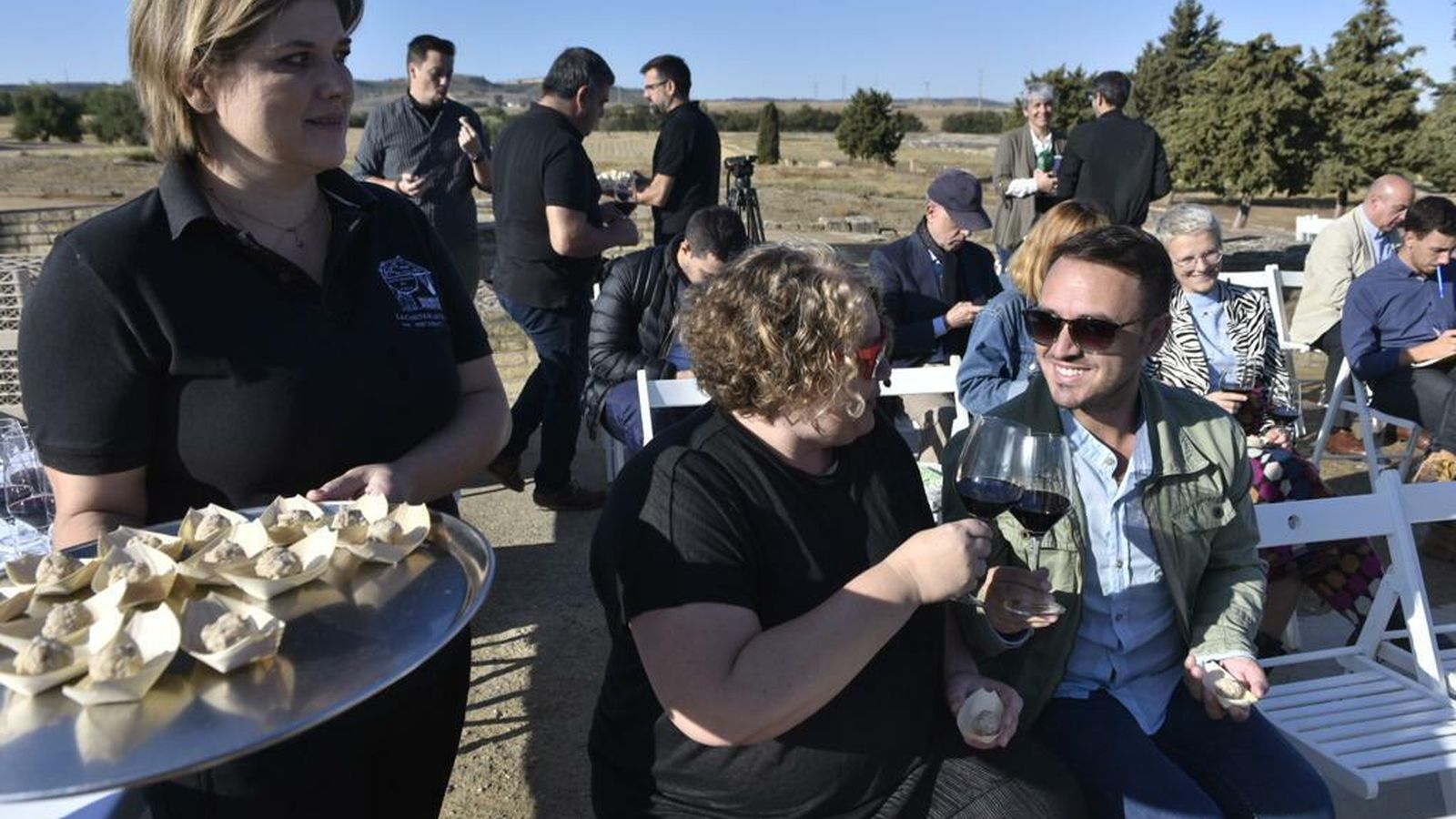 Cata de vino y degustación gastronómica en las II Jornadas Científicas en Itálica.