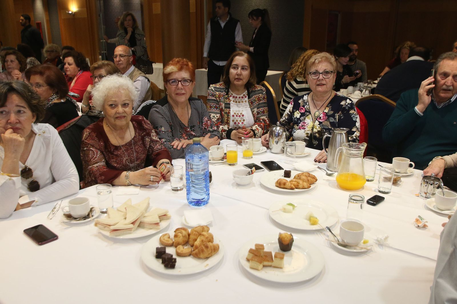 Las imágenes de la visita de Juanma Moreno a Almería