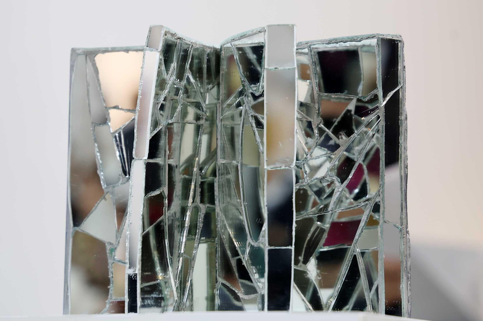 Imágenes del acto de clausura de la exposición "Bajo un mismo latido", en la Casa Colón de Huelva