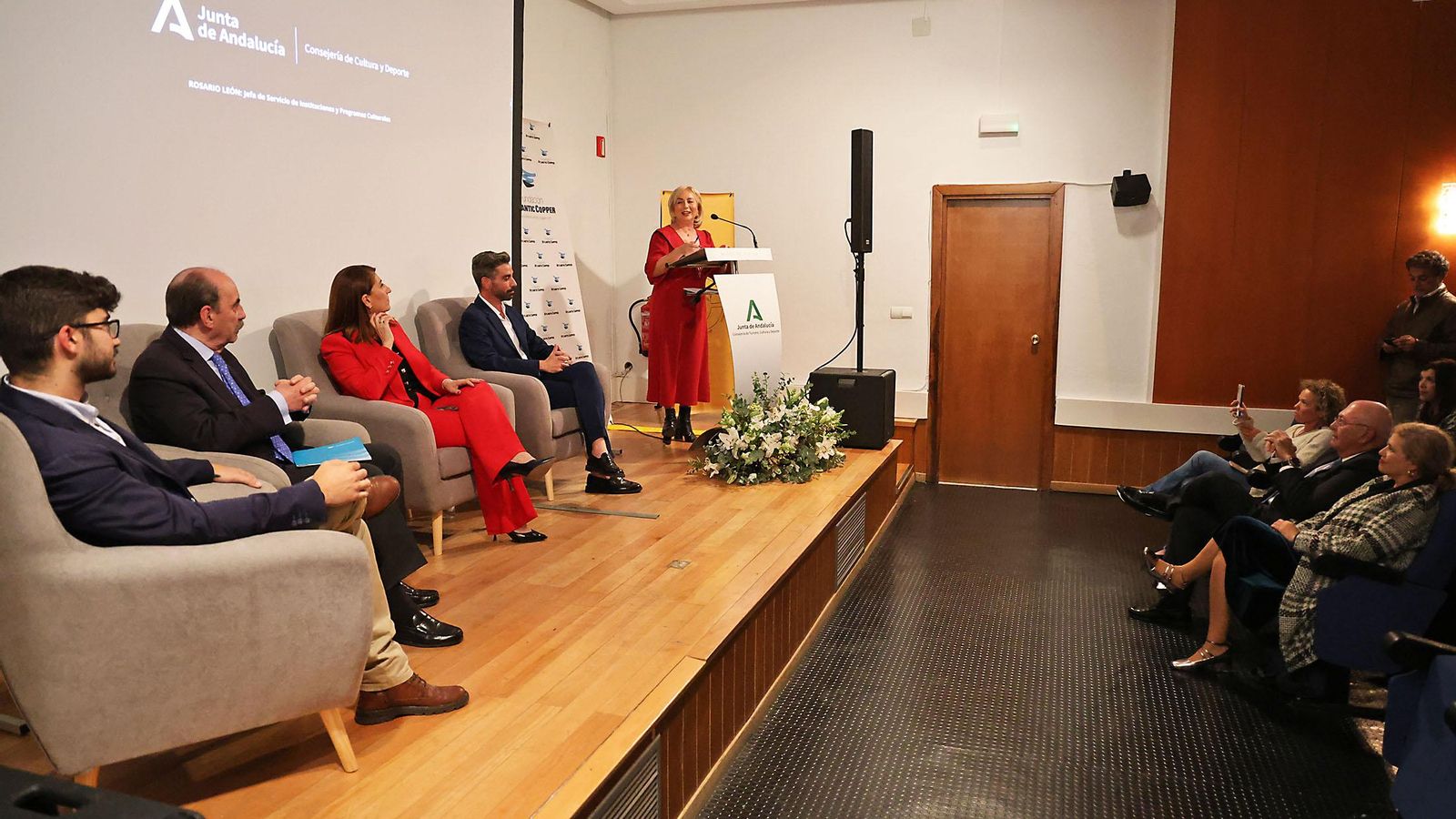  Rafael C. Robles, Heliodoro Mariscal, Teresa Herrera y Jorge Cotello en la presentación.