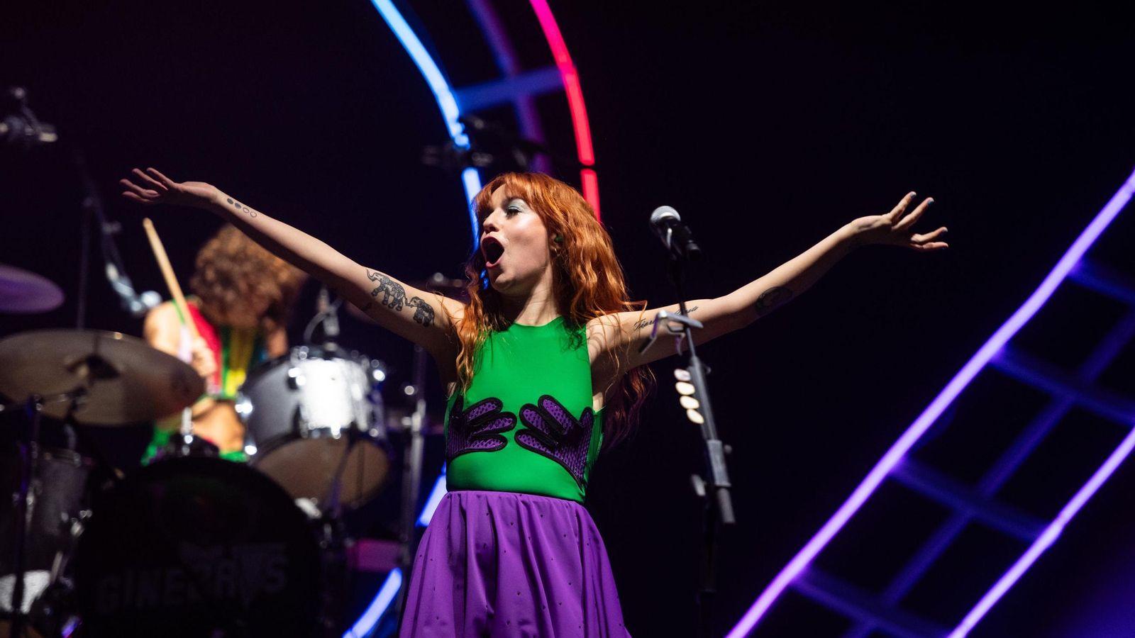 La banda madrileña Ginebras durante un concierto en el WiZink Center, en Madrid.
