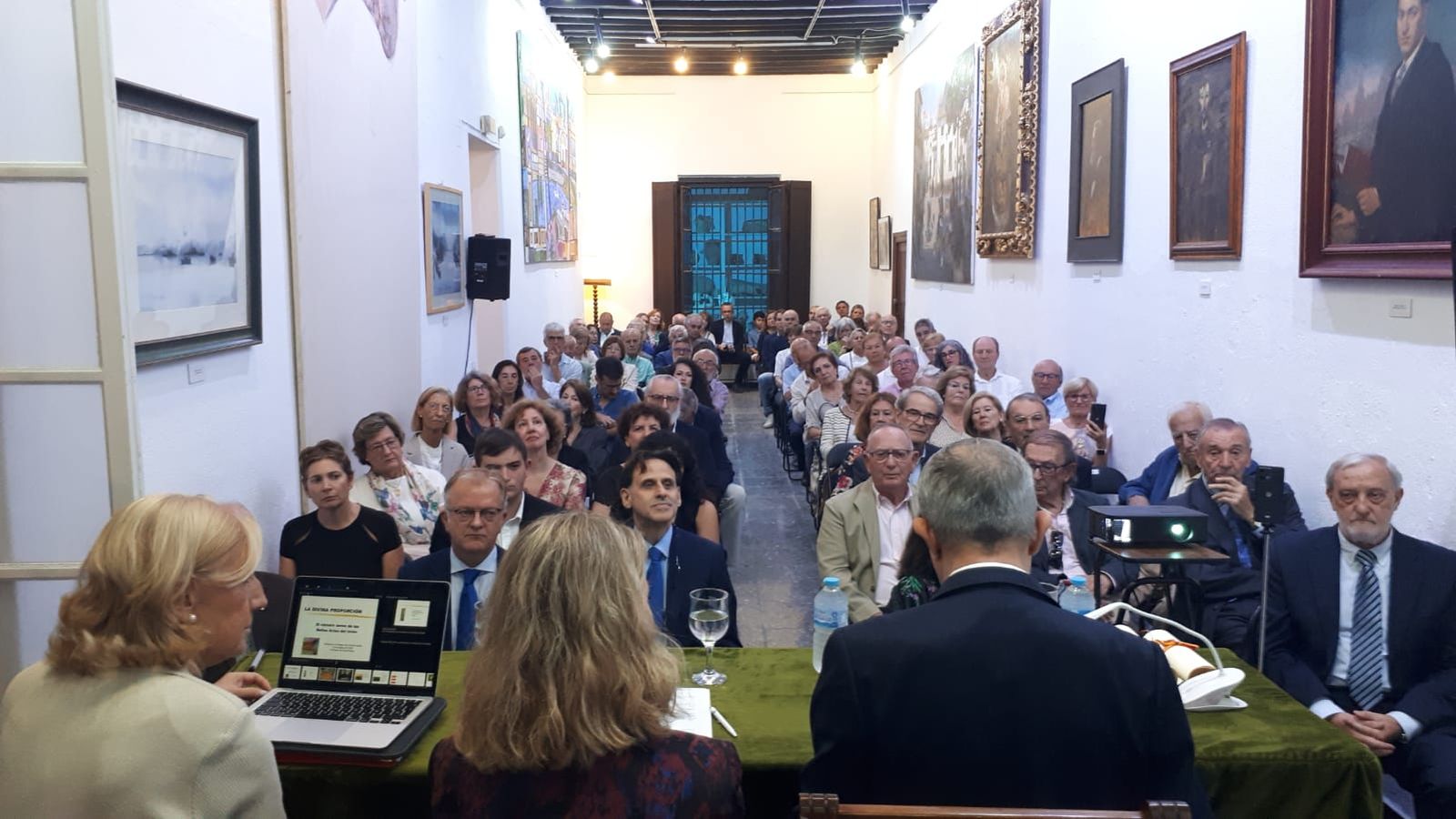 Una imagen del nuevo salón de la Academia, el día de su inauguración.