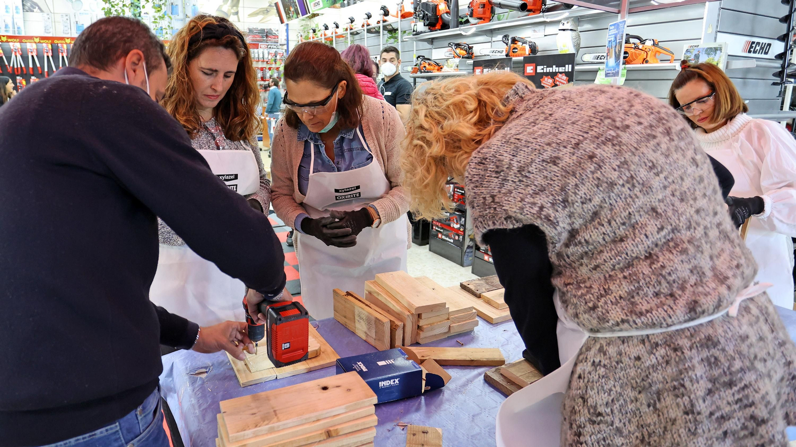 Taller de bricolaje para mujeres de Ferretería Xerez