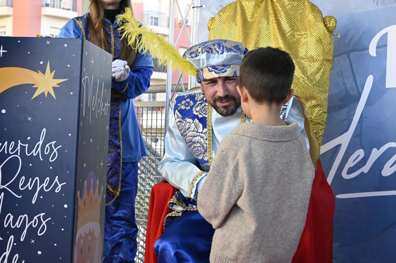 Recogida de cartas del paje real en la plaza Miguel Raya en el Molino, en imágenes
