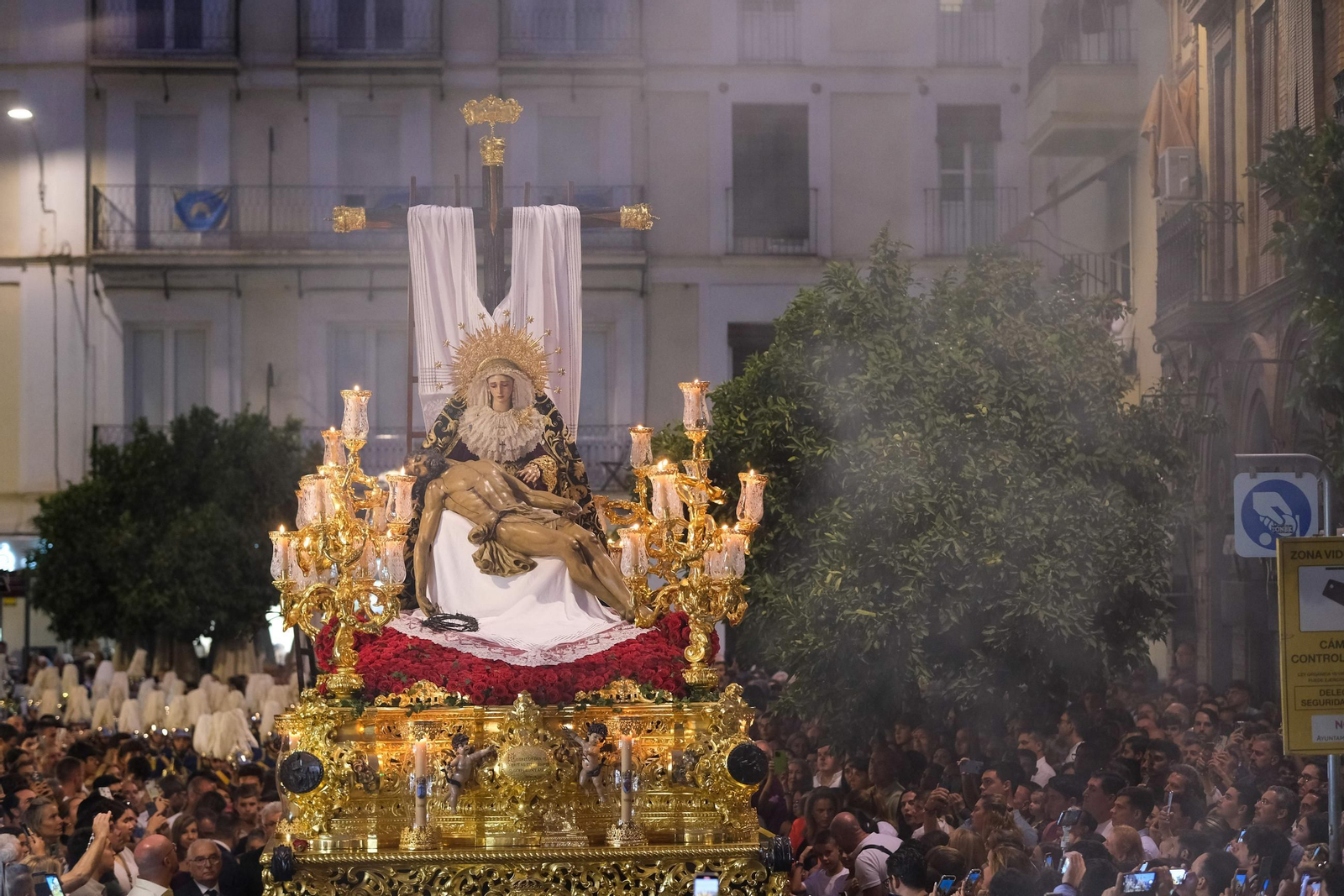 Traslado de la Virgen de la Piedad del Baratillo a la Catedral para su coronación