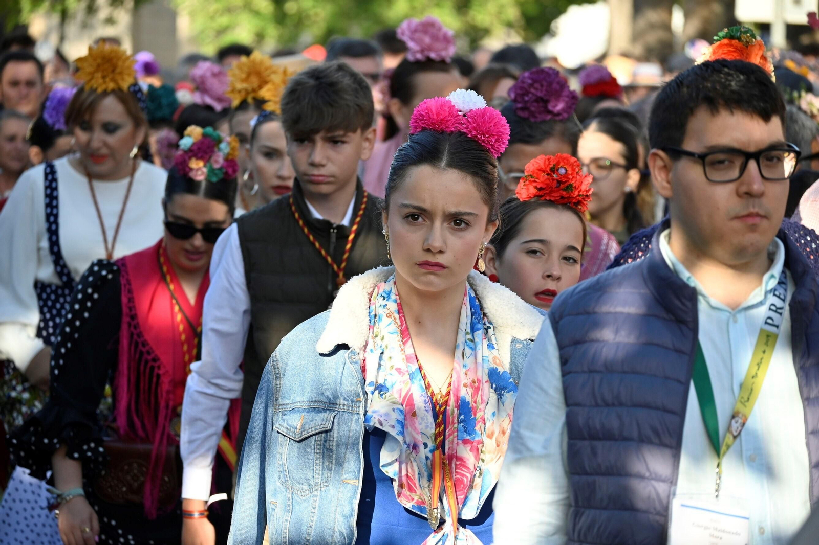 Imágenes de los peregrinos de la Hermandad de Emigrantes en su salida por las calles de Huelva