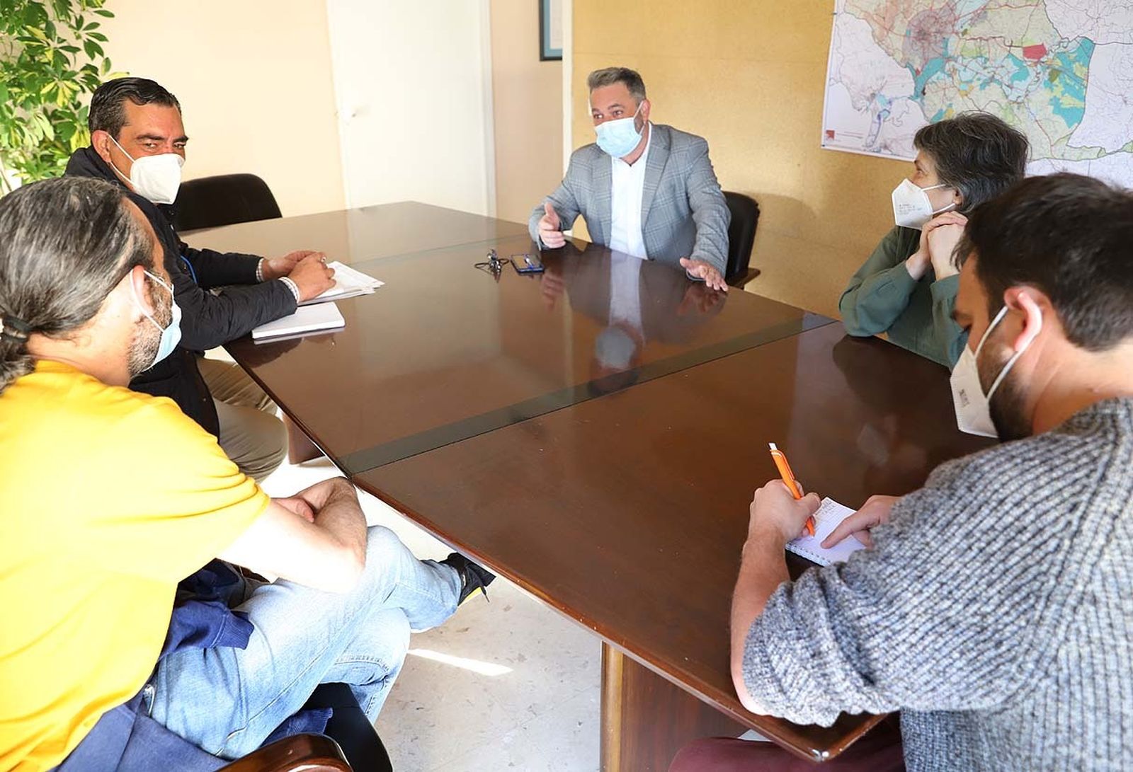 Un momento de la presentación del Plan por parte del delegado municipal Rubén Pérez.
