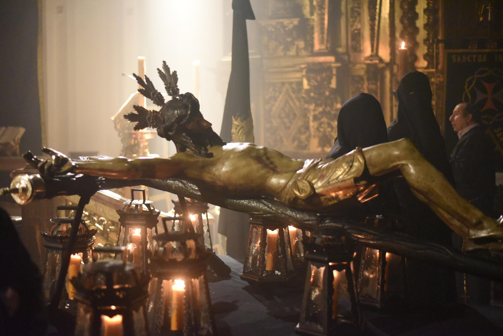 Las imágenes de la hermandad del Vía Crucis el Lunes Santo en Córdoba