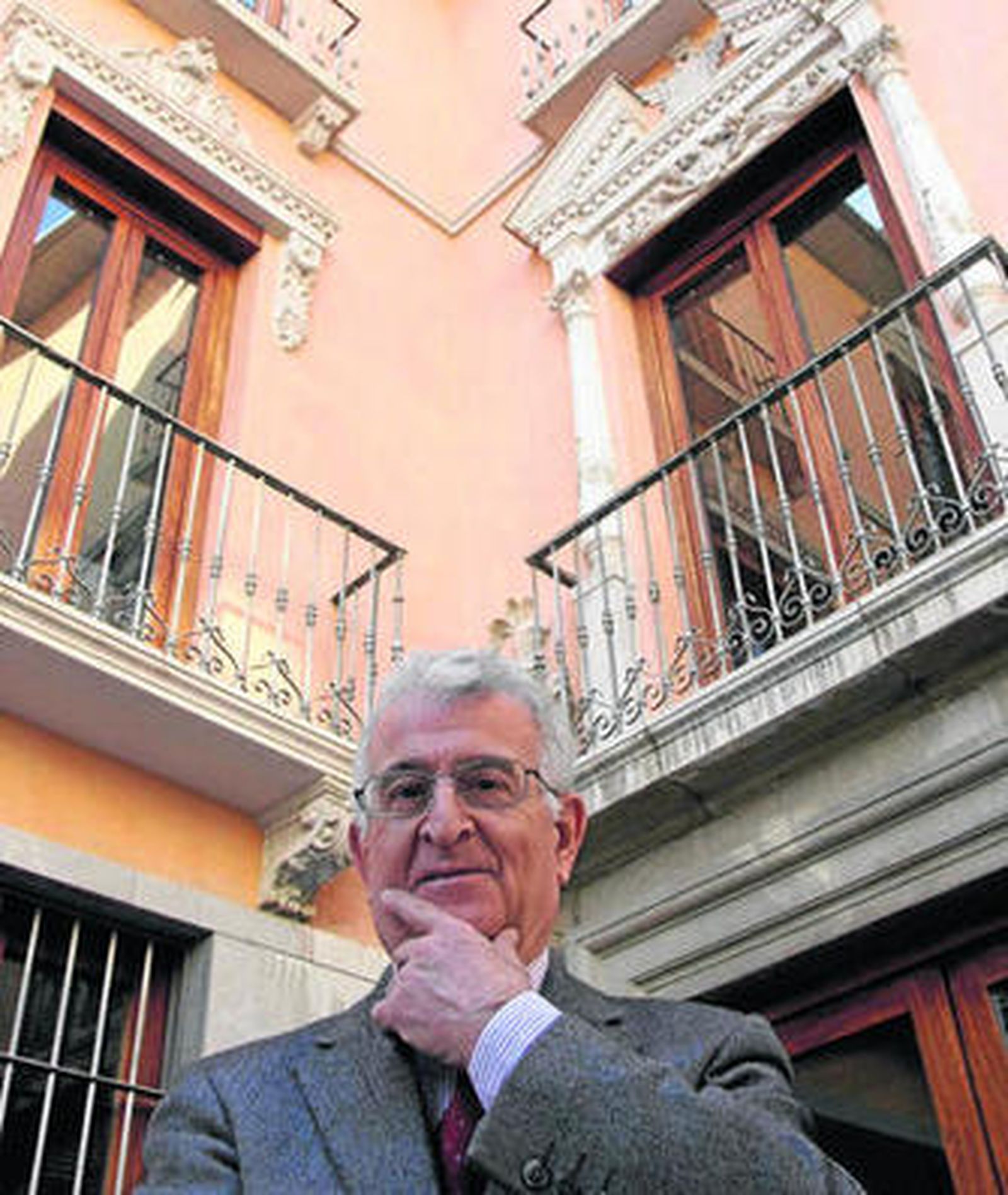 Miguel Olmedo entrará hoy en la Academia de las Bellas Artes.