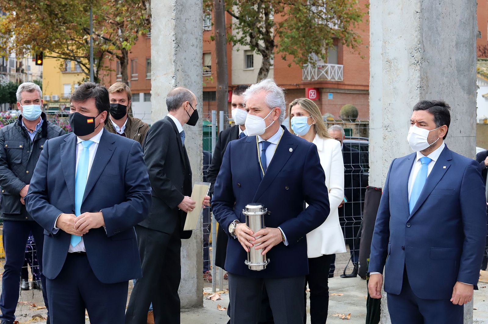 El Obispo de Huelva, Santiago Gómez, coloca la primera piedra de la nueva parroquia de Cristo Sacerdote, en imágenes
