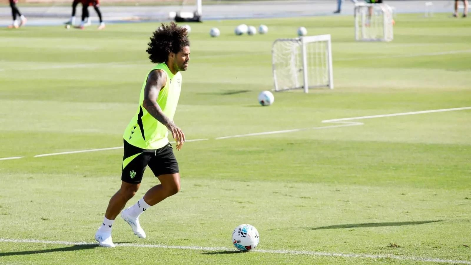 Aridane llevaba ya una semana entrenando con su nuevo equipo.