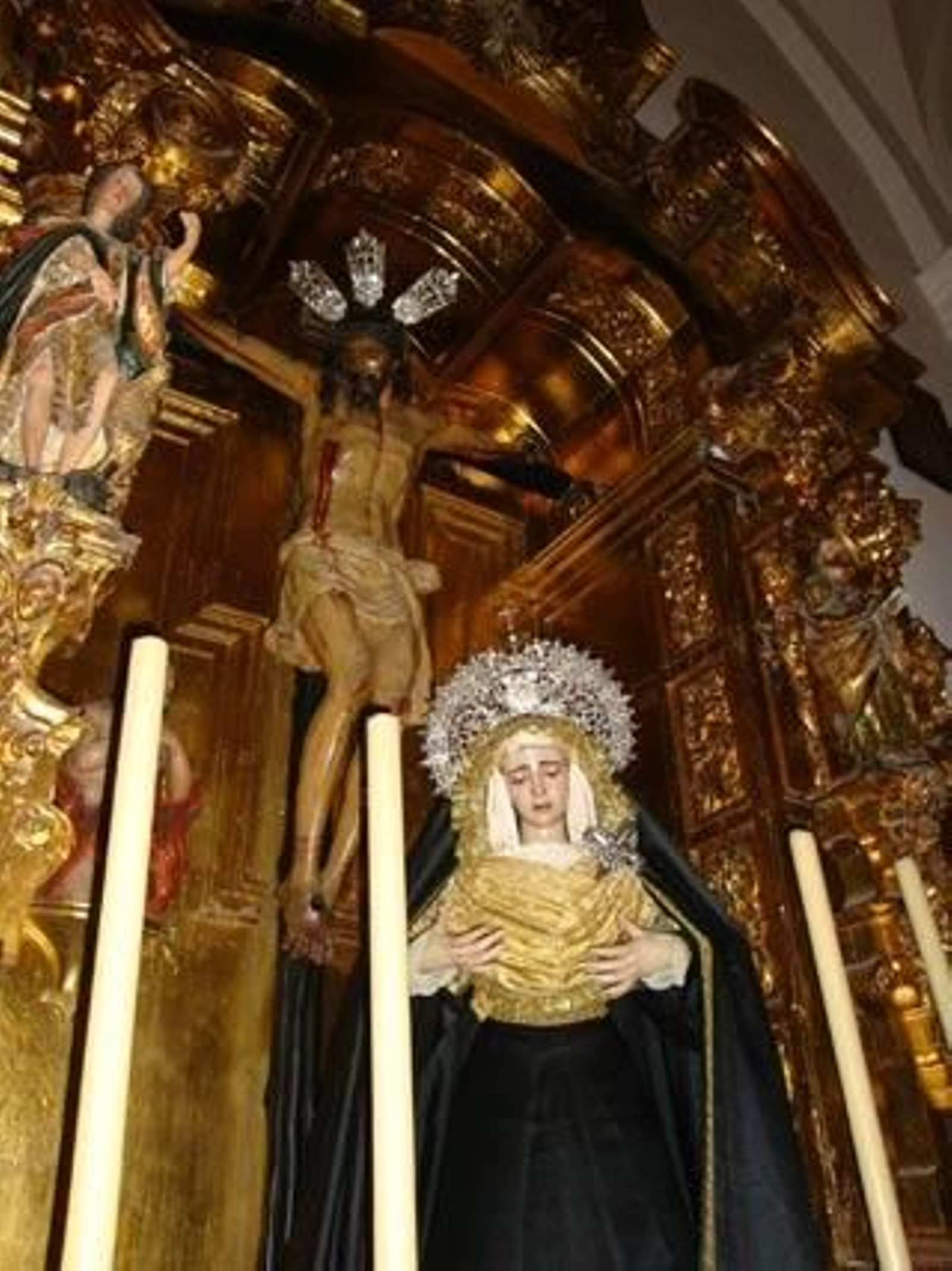 Cristo de las Ánimas y Virgen de la Salvación.