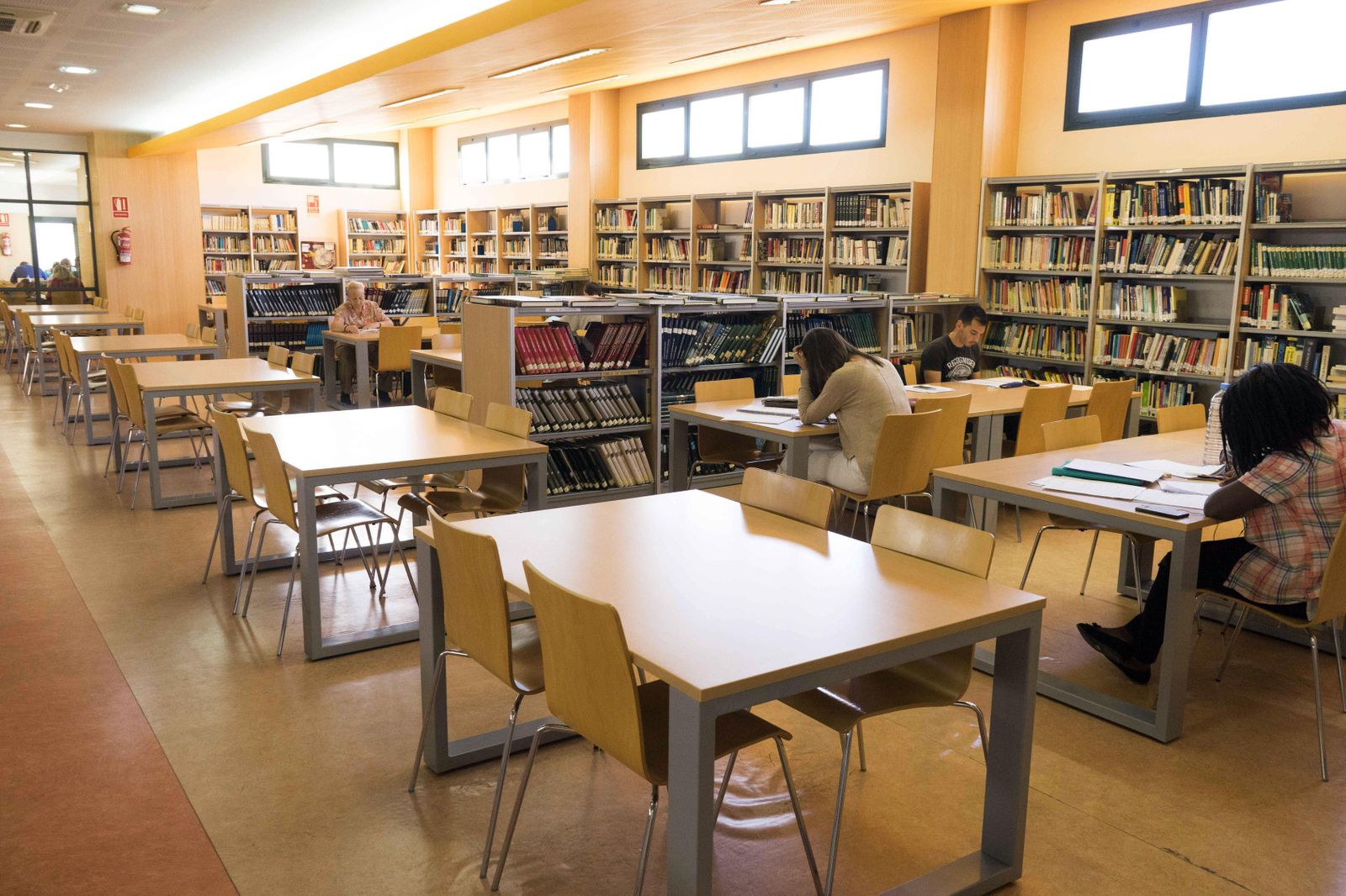 Vista de una de las salas de la Biblioteca Municipal.