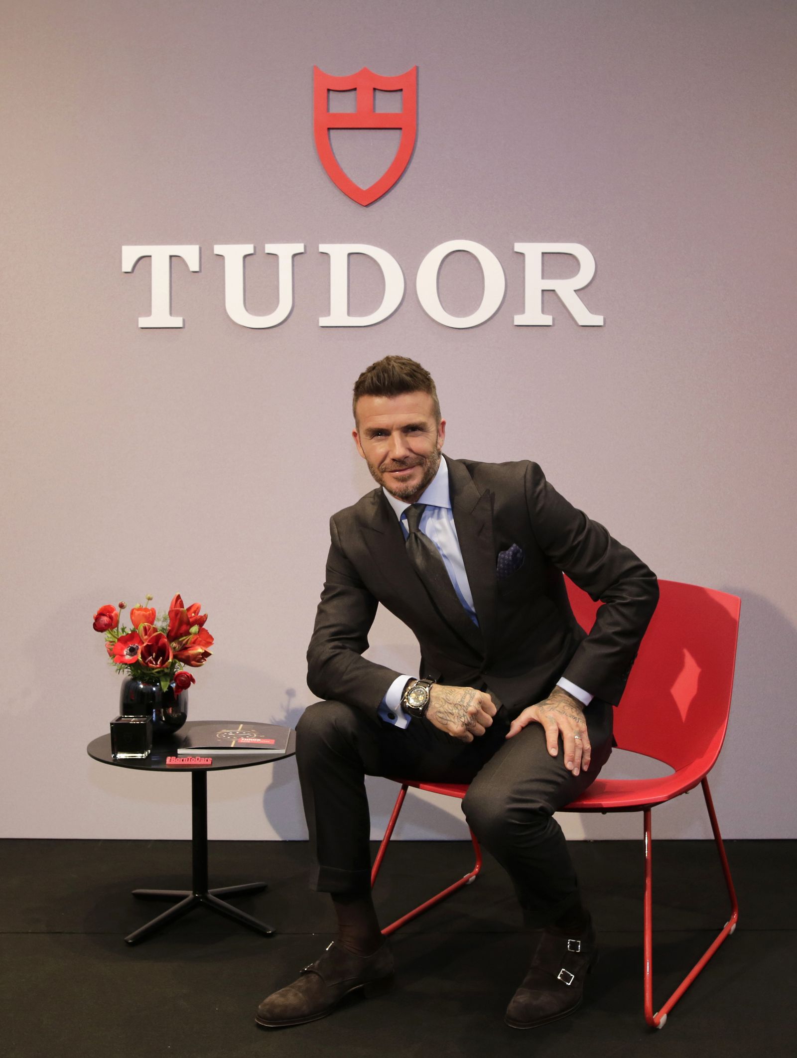 El ex futbolista no perdió la sonrisa ante las cámaras.