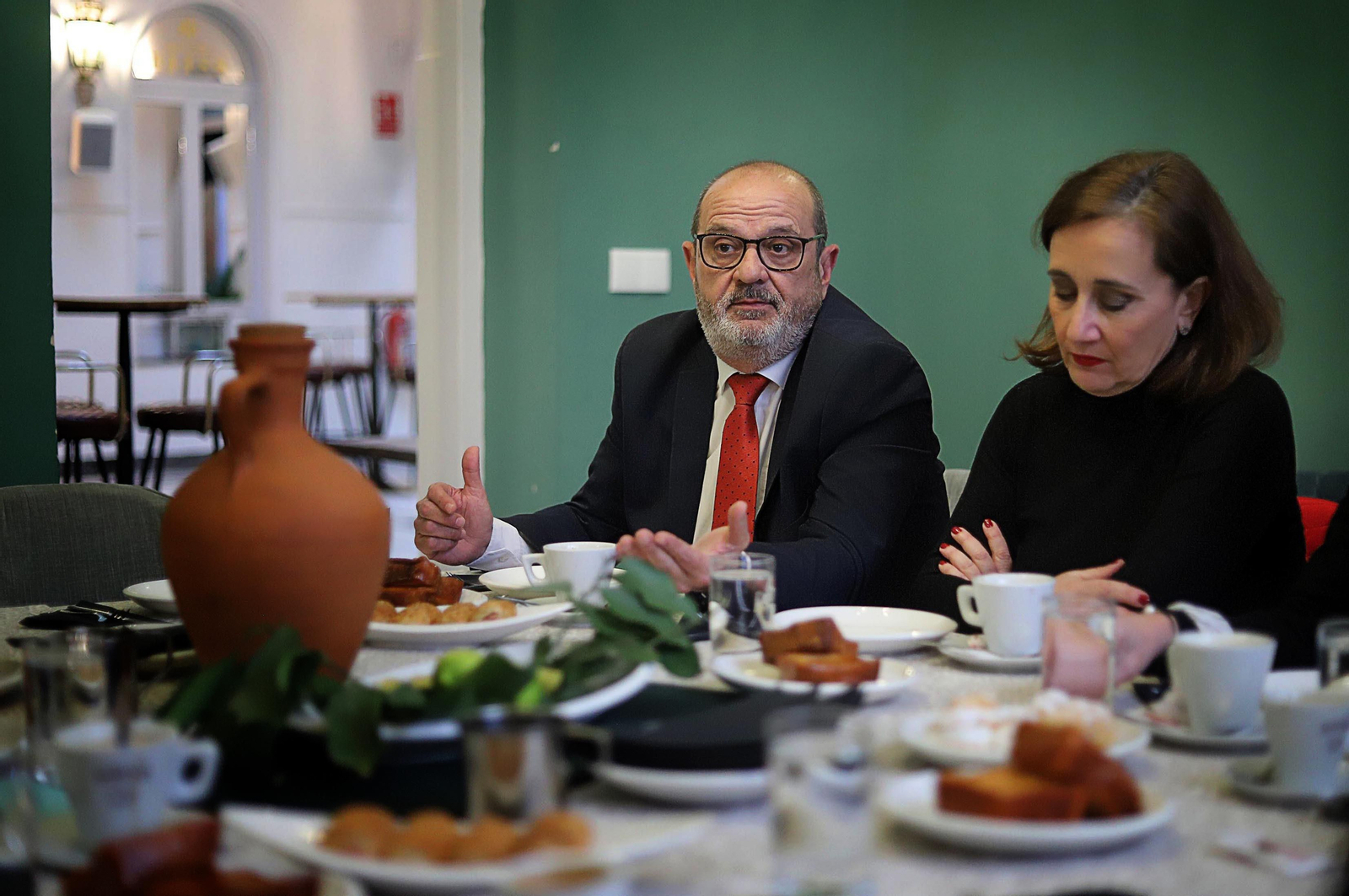 Imágenes de la tertulia cofrade "El Aguaó" de Huelva Información